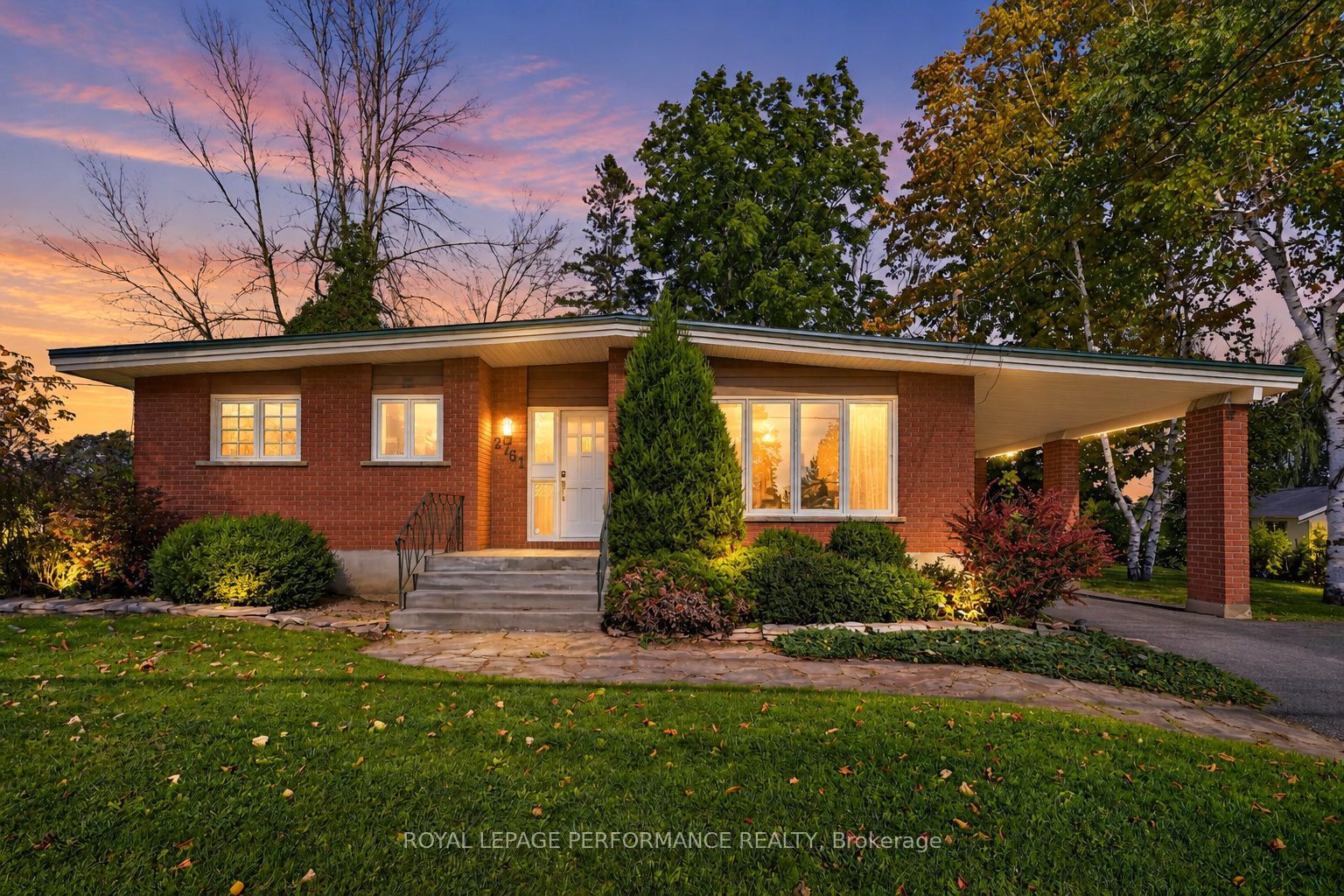 2761 Ross Avenue Property Photo 1