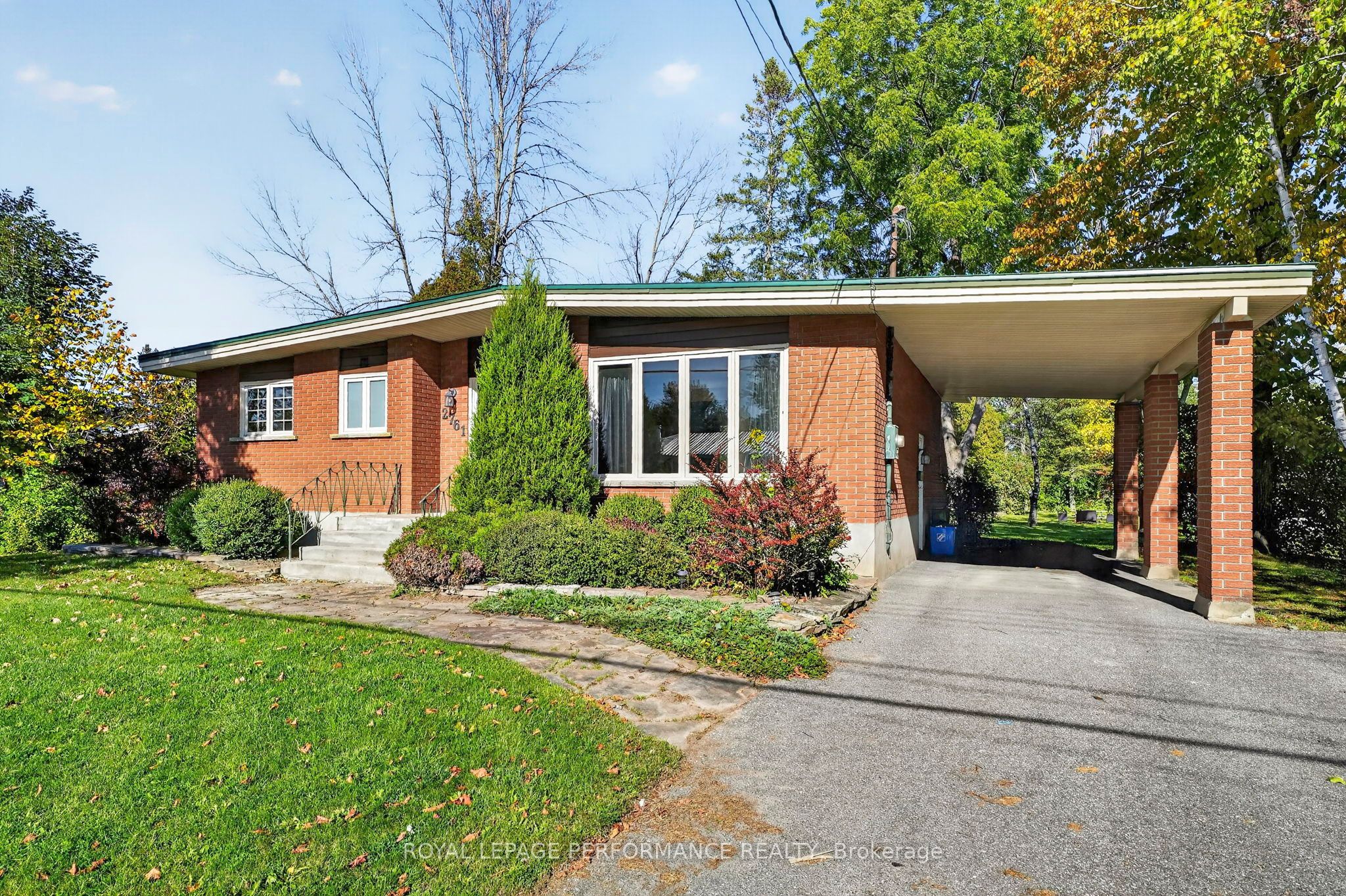 2761 Ross Avenue Property Photo 3