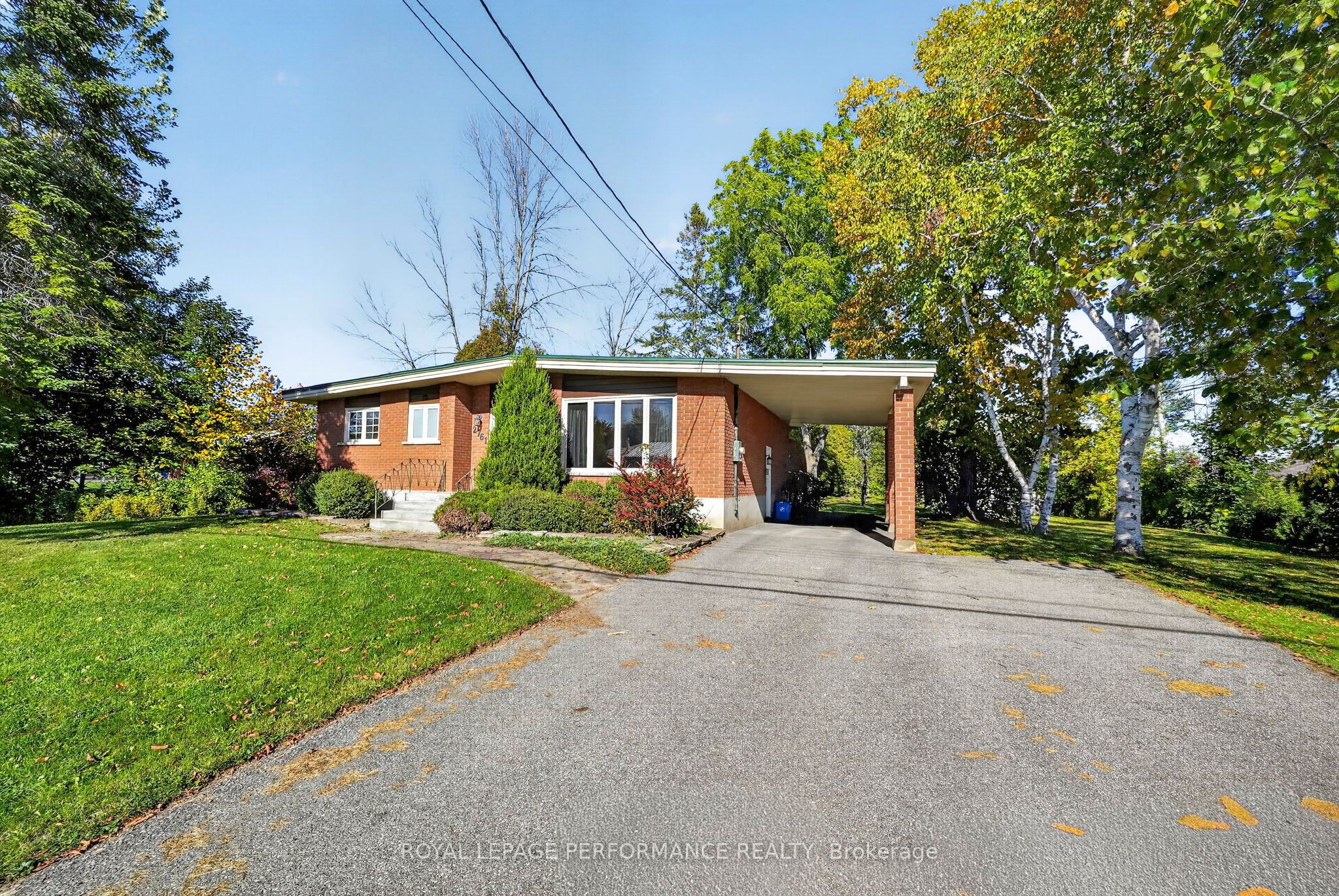 2761 Ross Avenue Property Photo 5