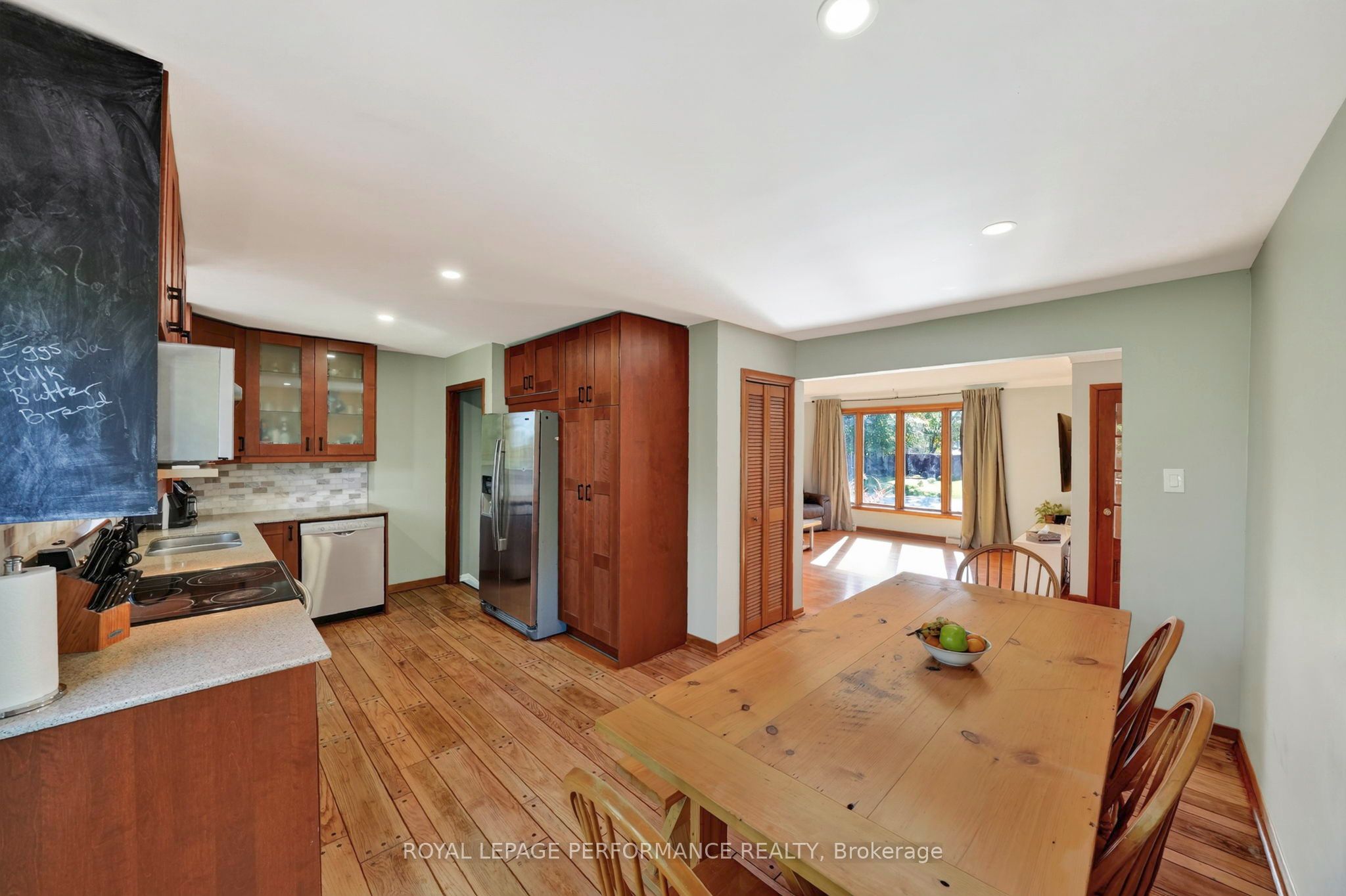 2761 Ross Avenue Property Photo 10