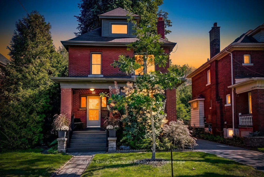 43 Rosslyn Avenue S Property Photo 2