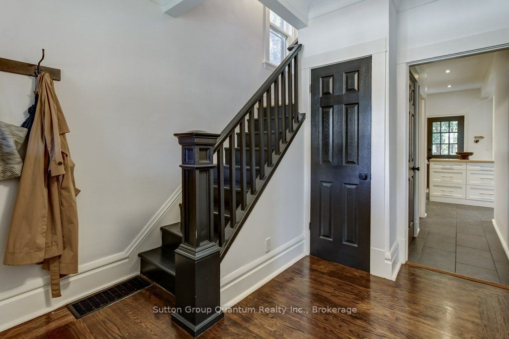 43 Rosslyn Avenue S Property Photo 9