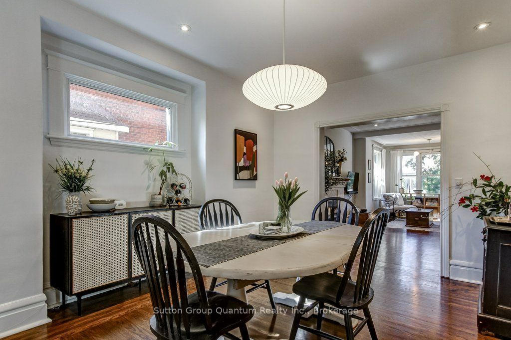 43 Rosslyn Avenue S Property Photo 17