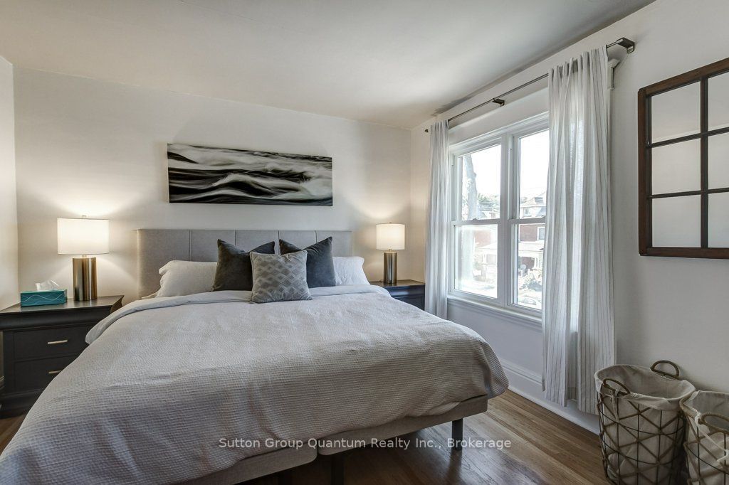 43 Rosslyn Avenue S Property Photo 29