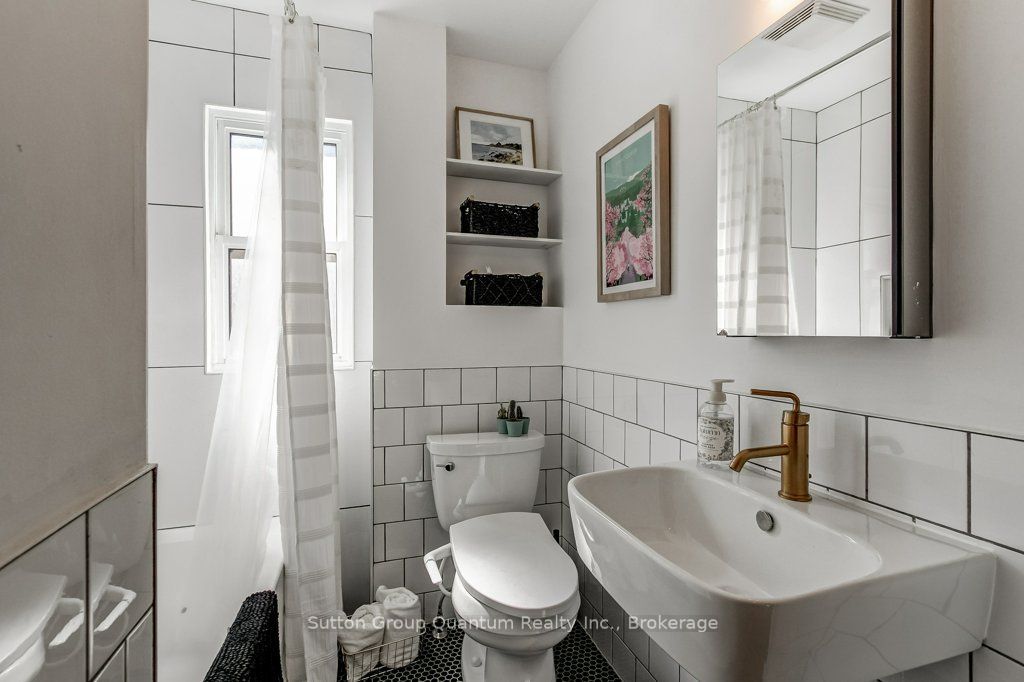 43 Rosslyn Avenue S Property Photo 33