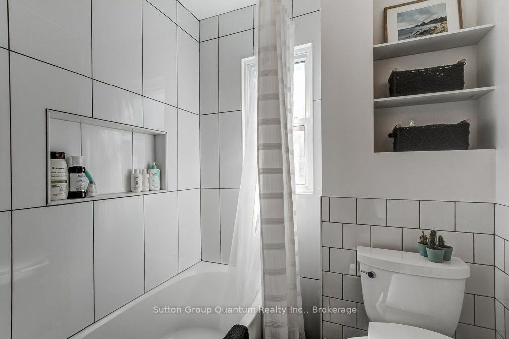43 Rosslyn Avenue S Property Photo 34