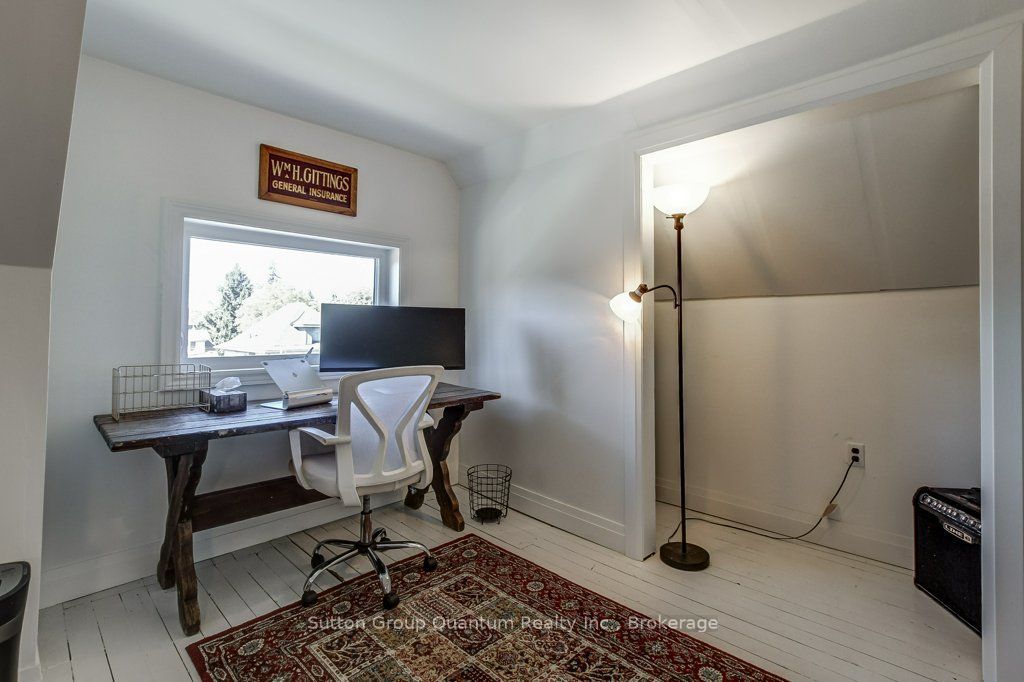 43 Rosslyn Avenue S Property Photo 40