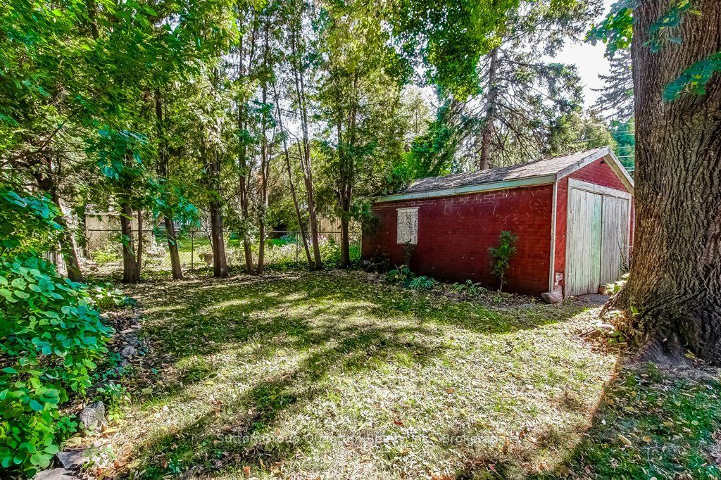 43 Rosslyn Avenue S Property Photo 47