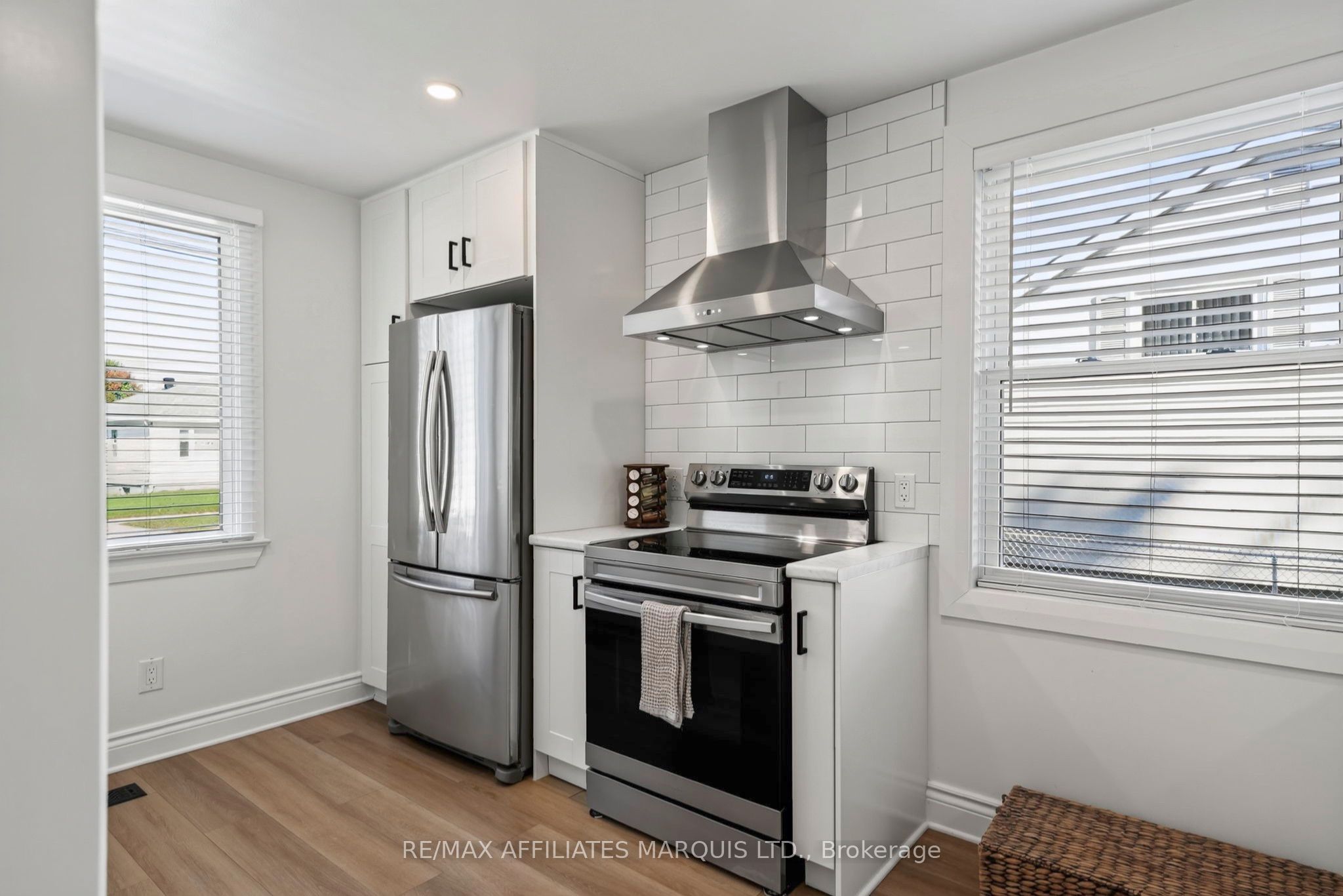 916 Leonard Avenue Property Photo 14