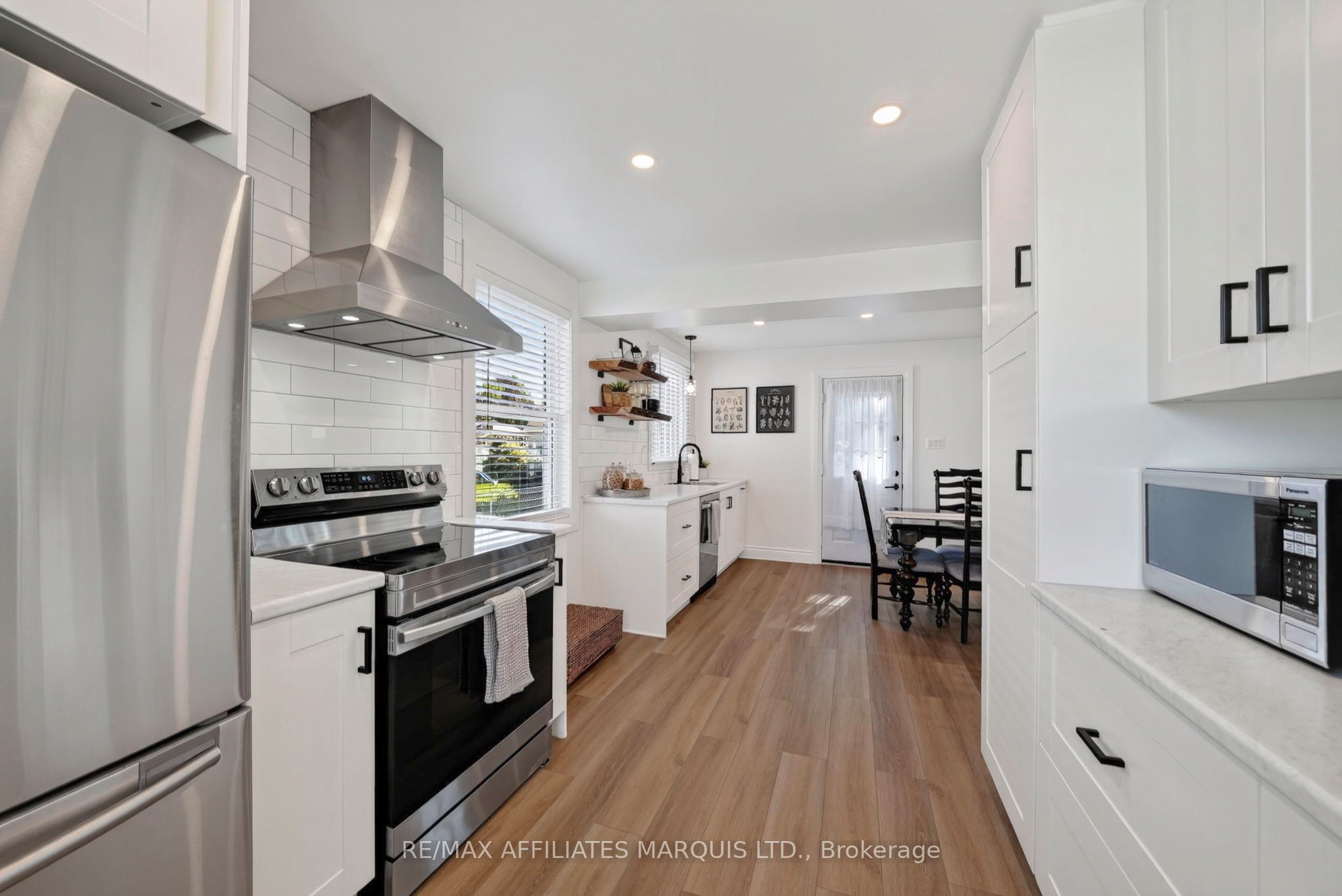 916 Leonard Avenue Property Photo 16