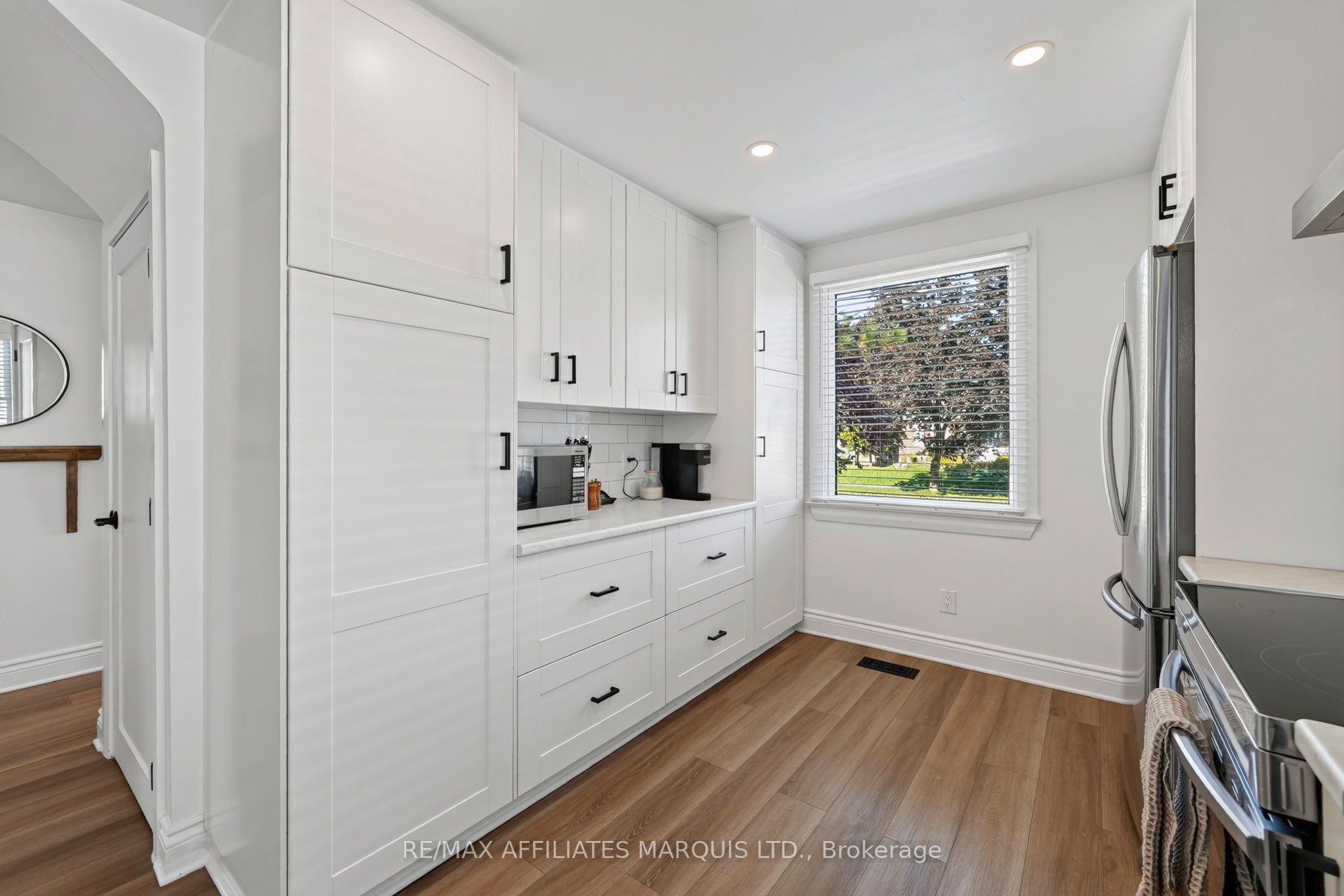 916 Leonard Avenue Property Photo 18