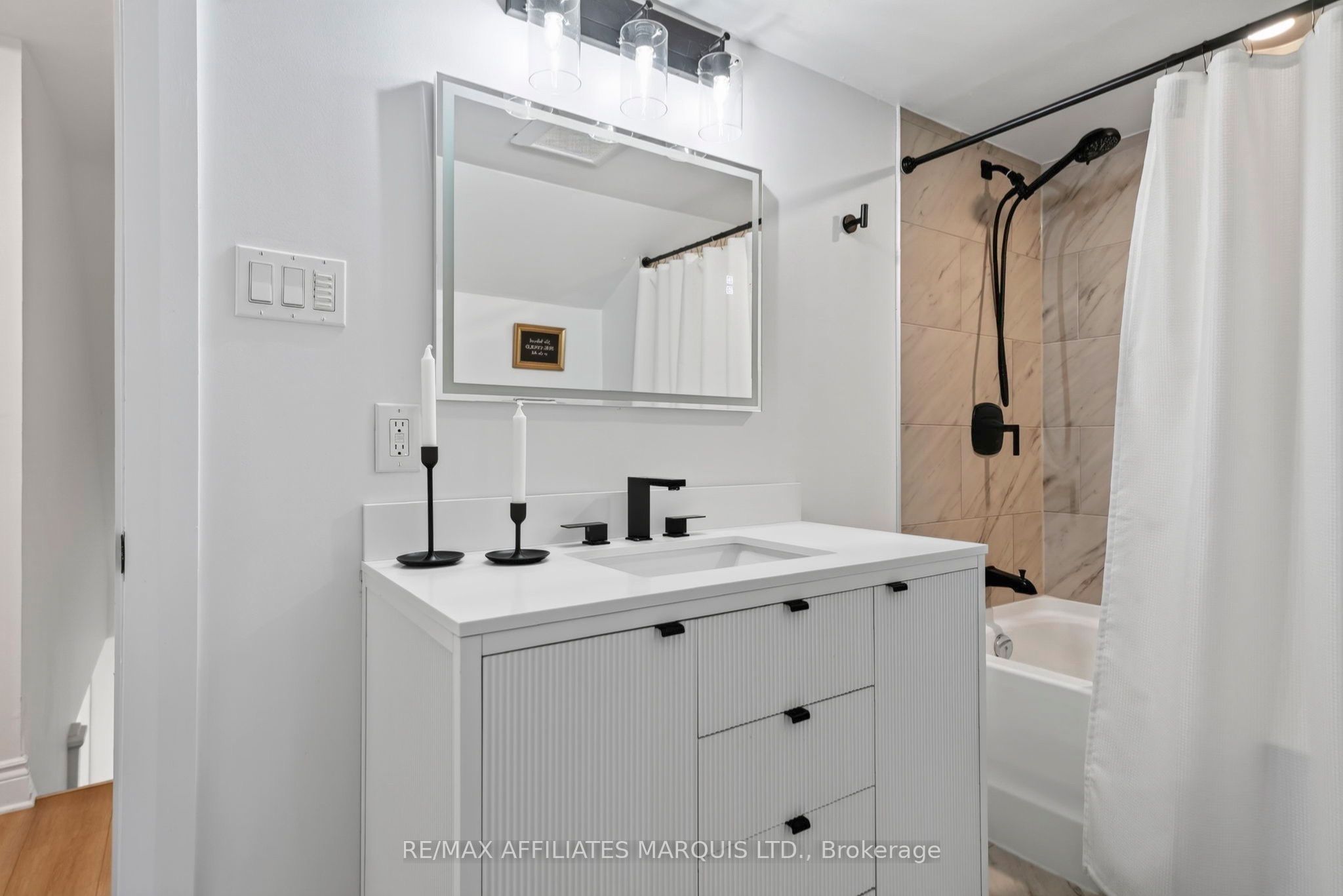 916 Leonard Avenue Property Photo 28
