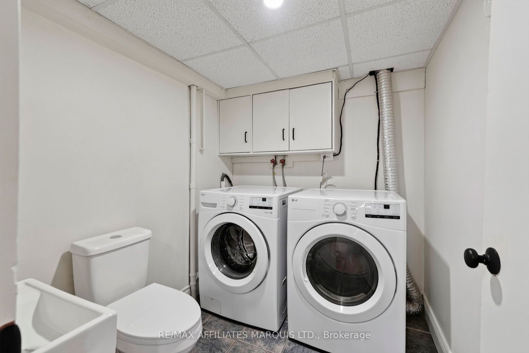 916 Leonard Avenue Property Photo 35