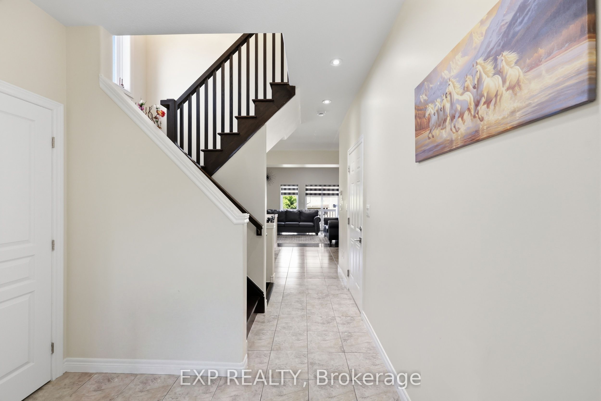 665 Greenhill Avenue E Property Photo 6