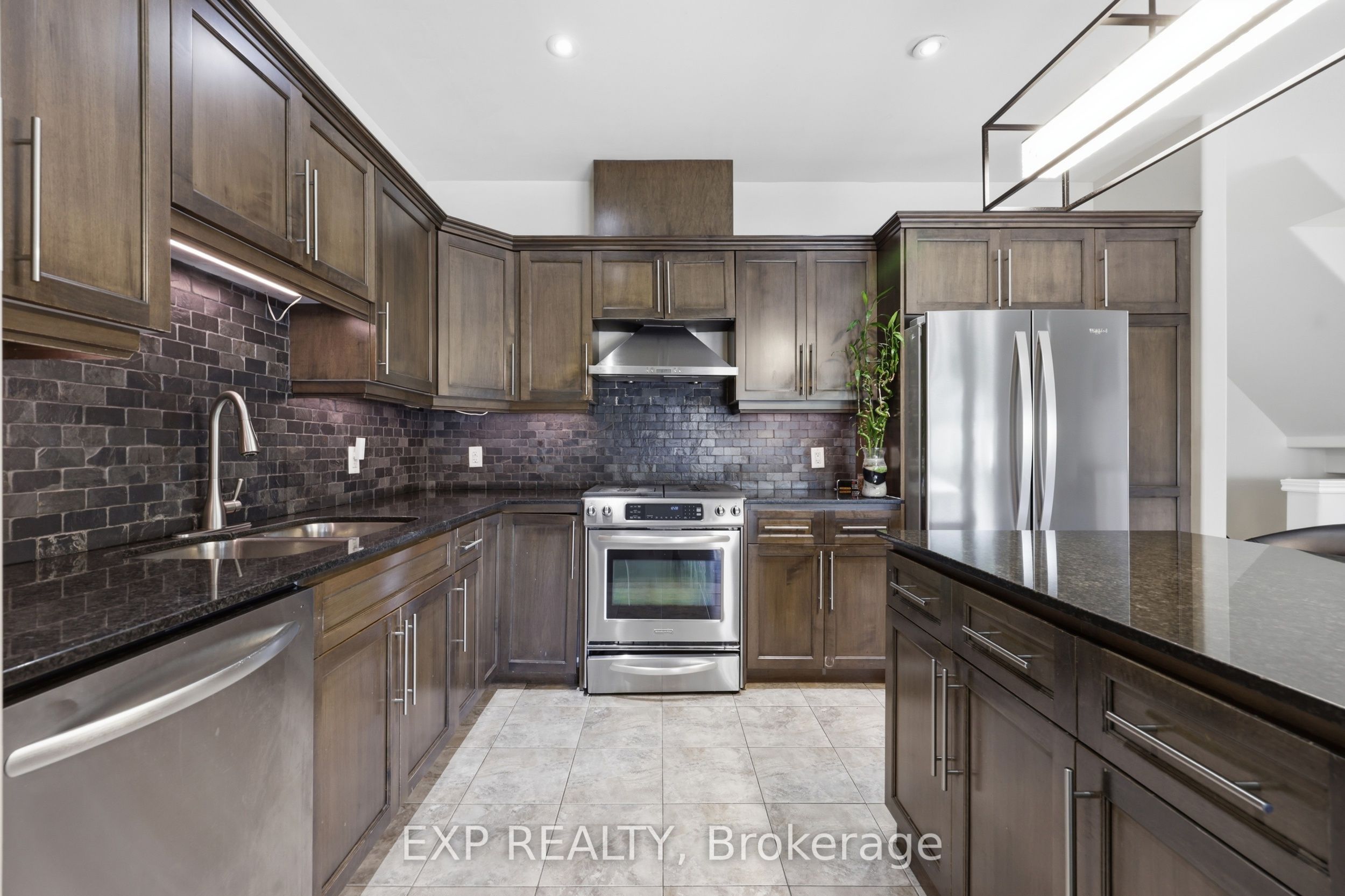 665 Greenhill Avenue E Property Photo 13
