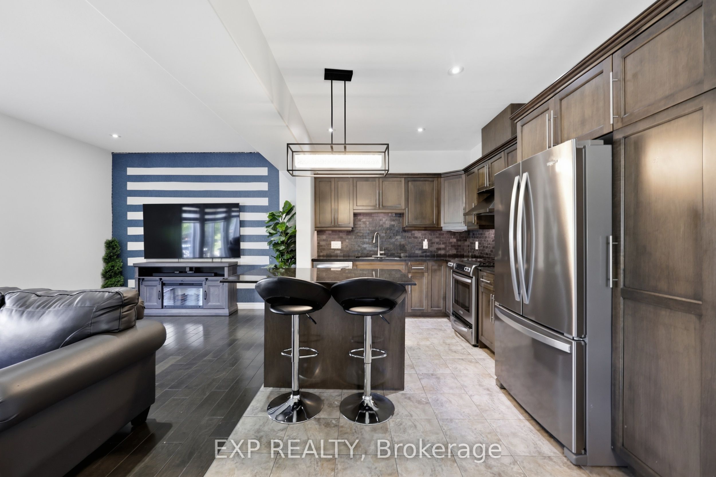665 Greenhill Avenue E Property Photo 14