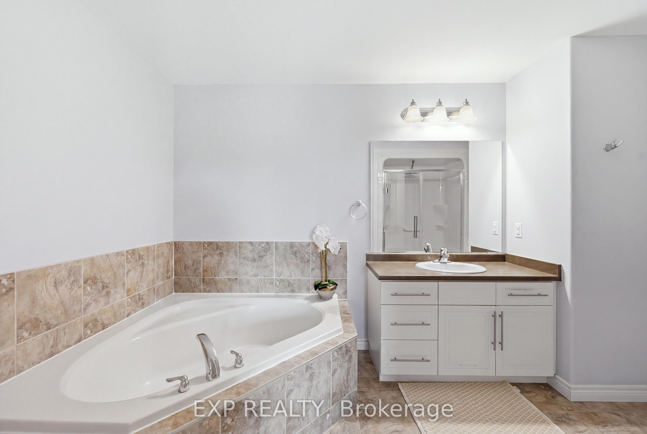 665 Greenhill Avenue E Property Photo 23
