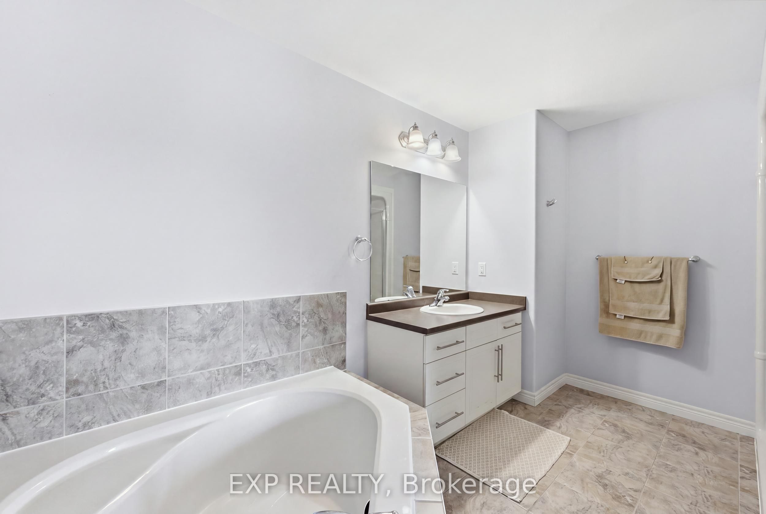 665 Greenhill Avenue E Property Photo 25