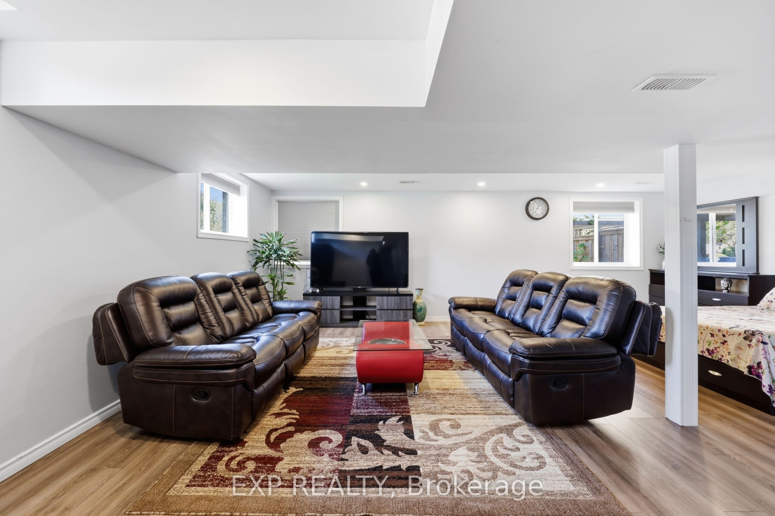 665 Greenhill Avenue E Property Photo 33