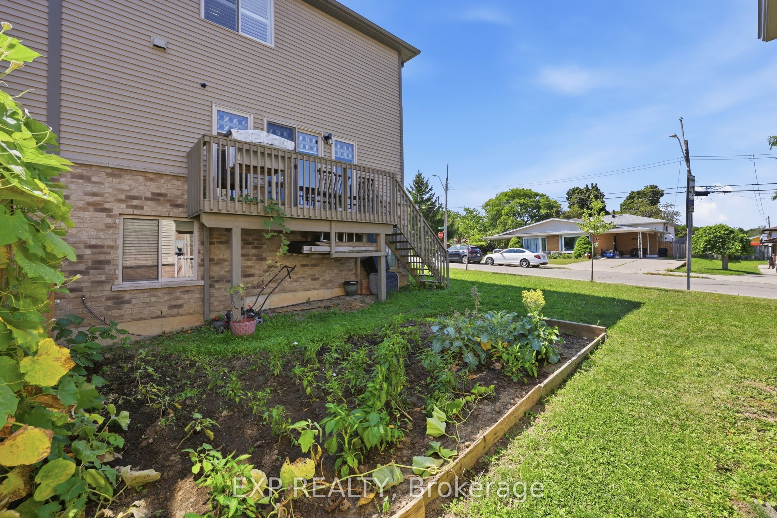 665 Greenhill Avenue E Property Photo 38