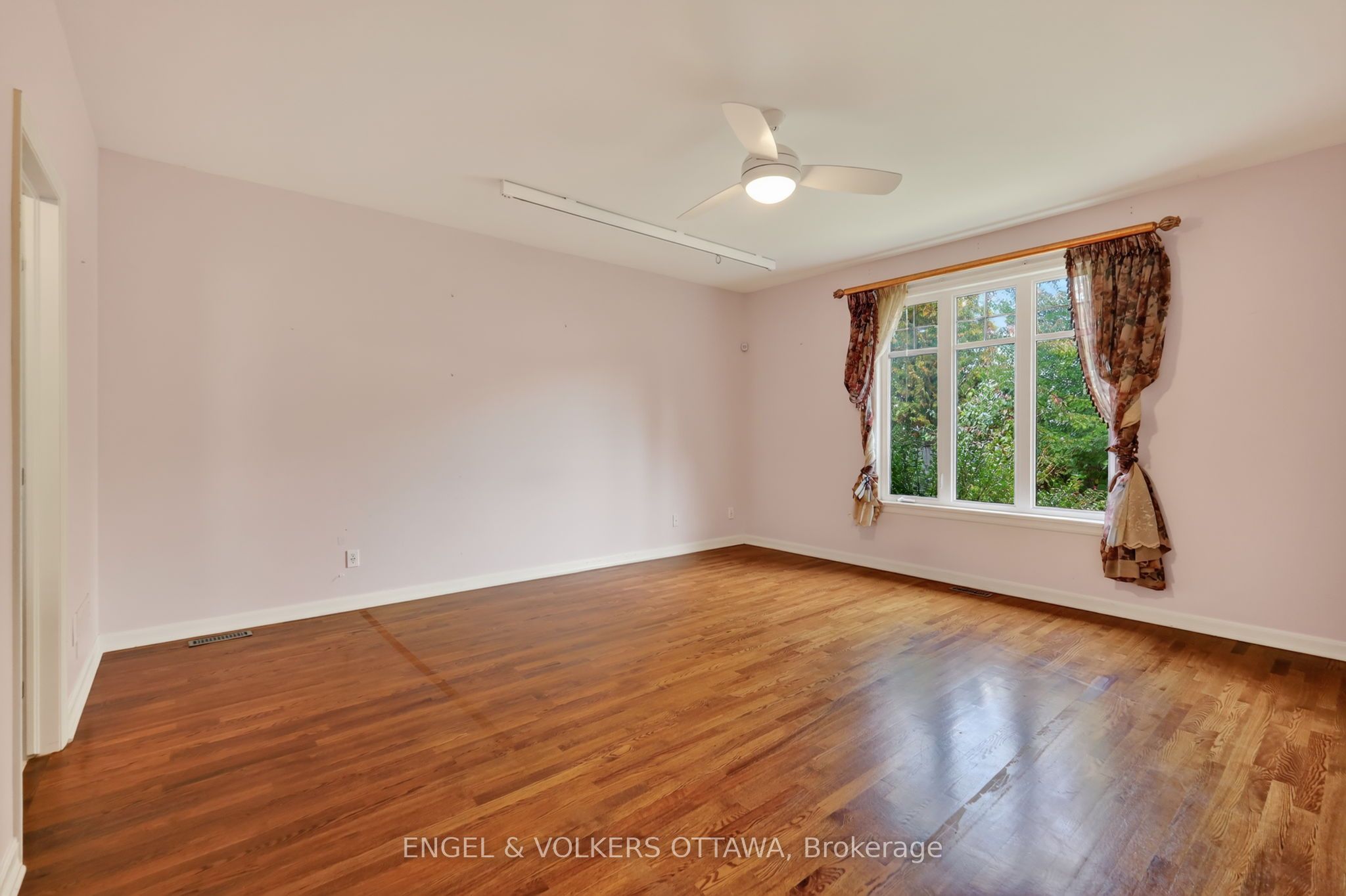 547 Kilbirnie Drive Property Photo 20