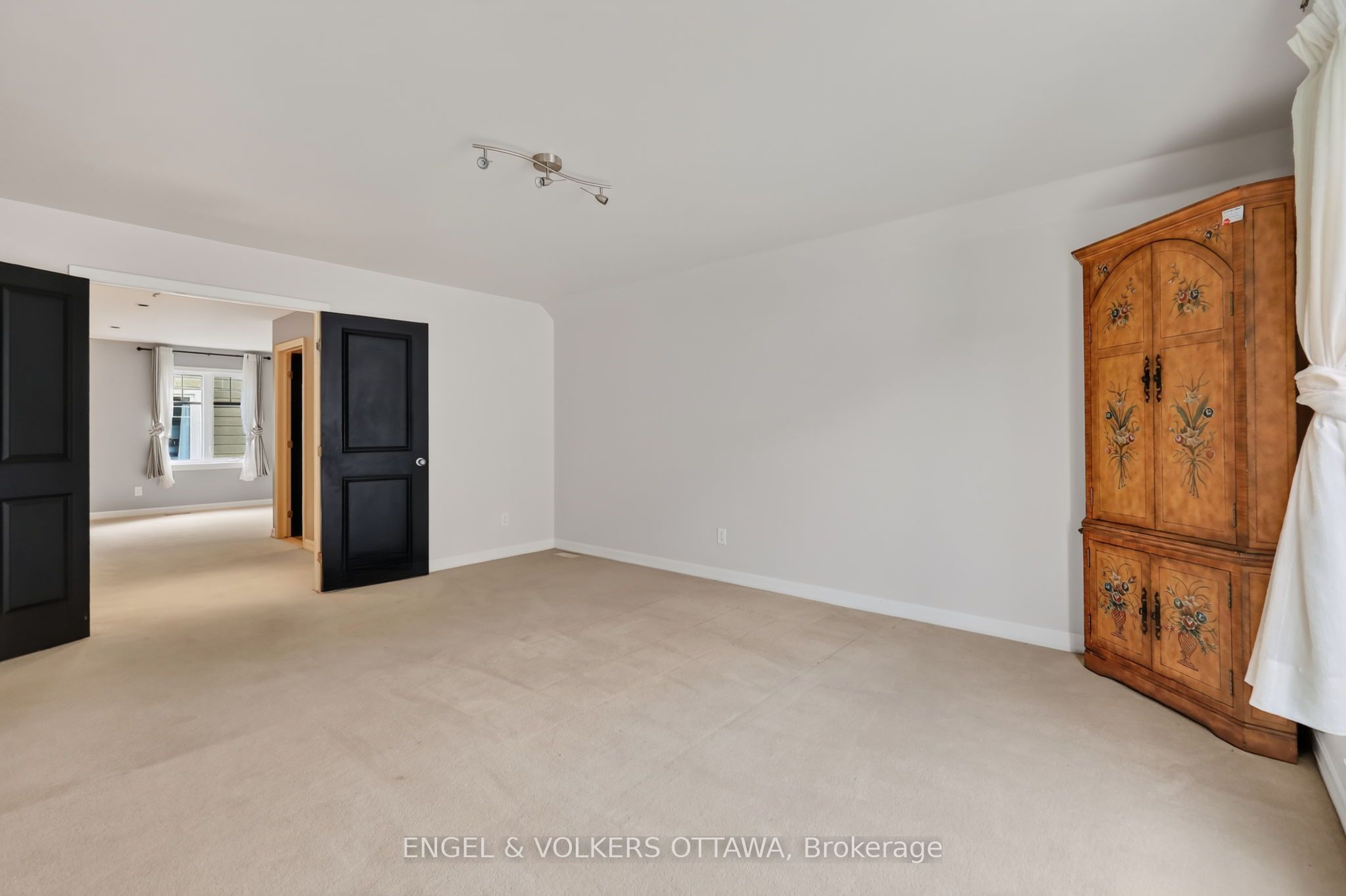 547 Kilbirnie Drive Property Photo 37