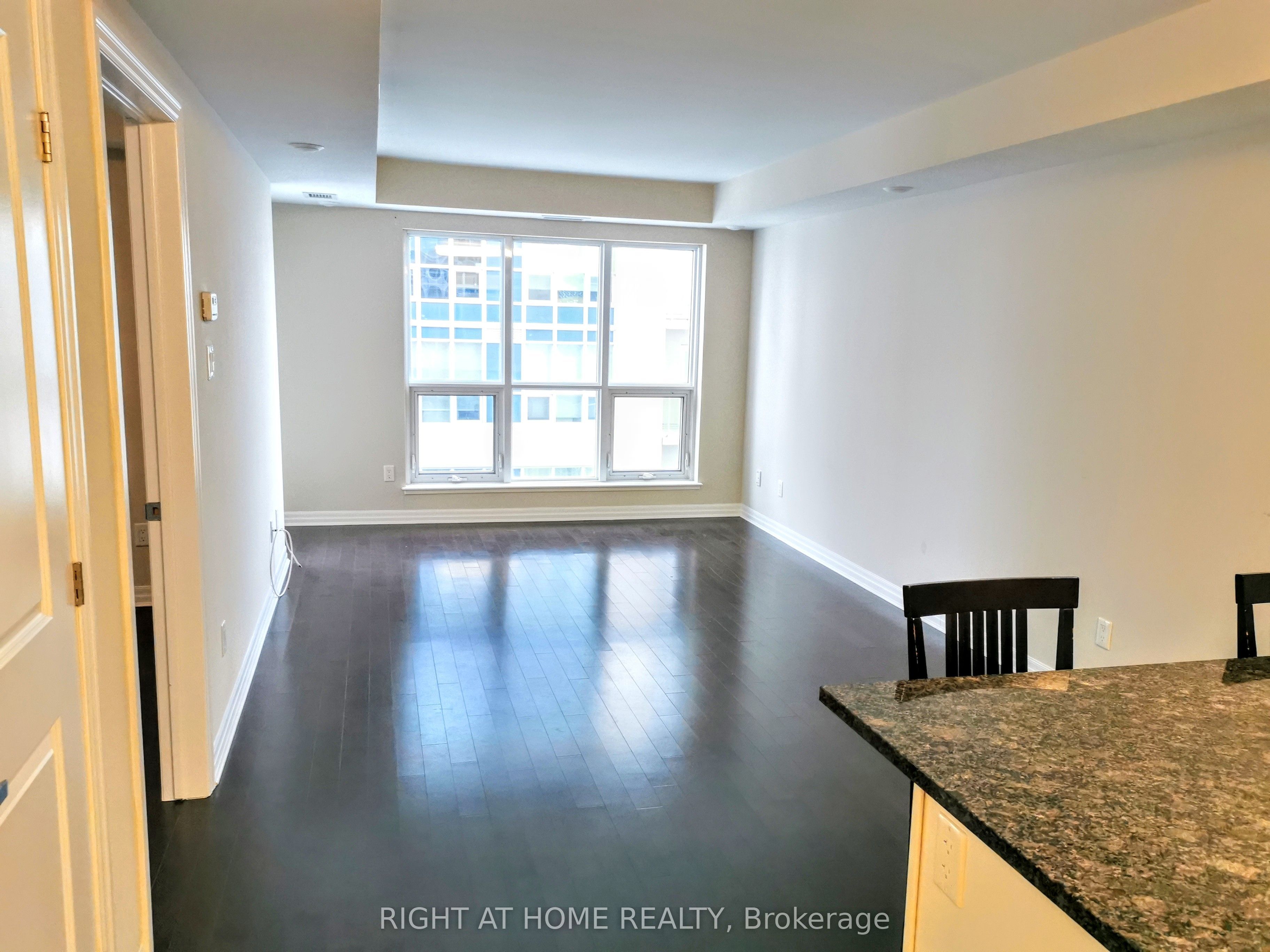 195 Besserer Street 2307 Property Photo 9