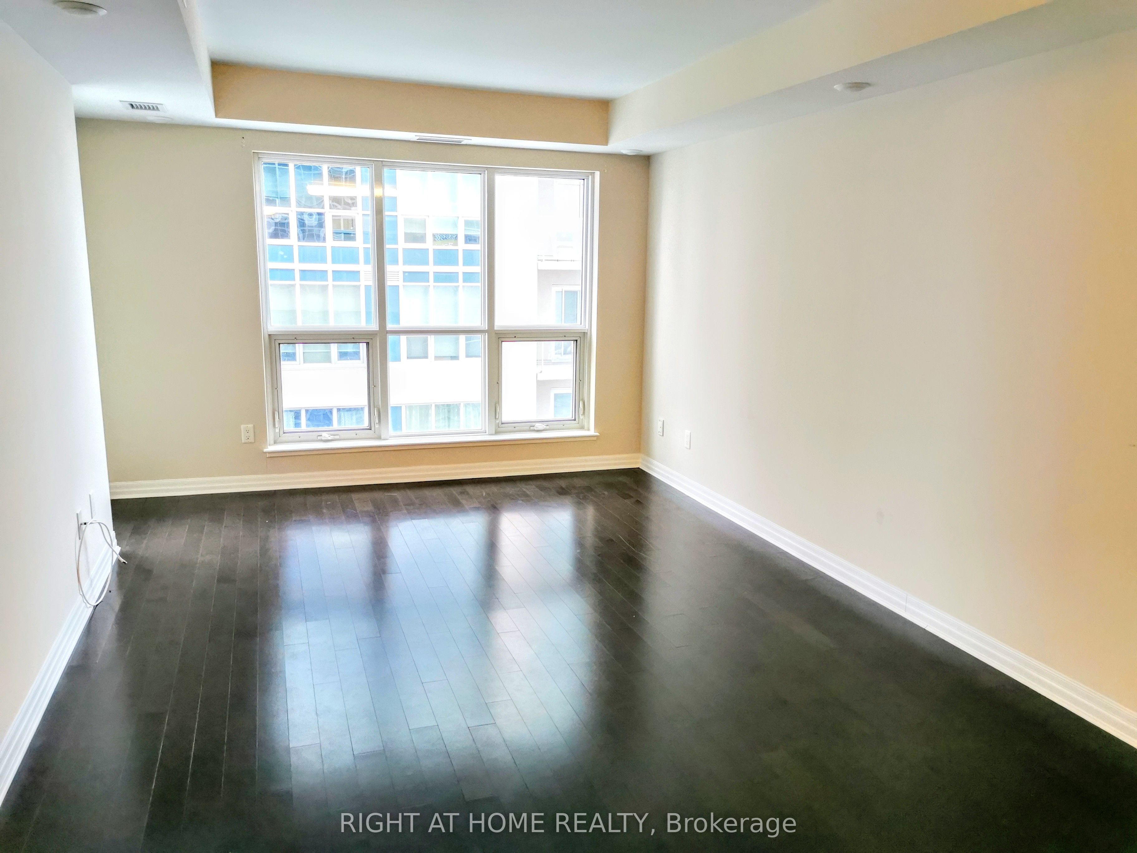 195 Besserer Street 2307 Property Photo 11