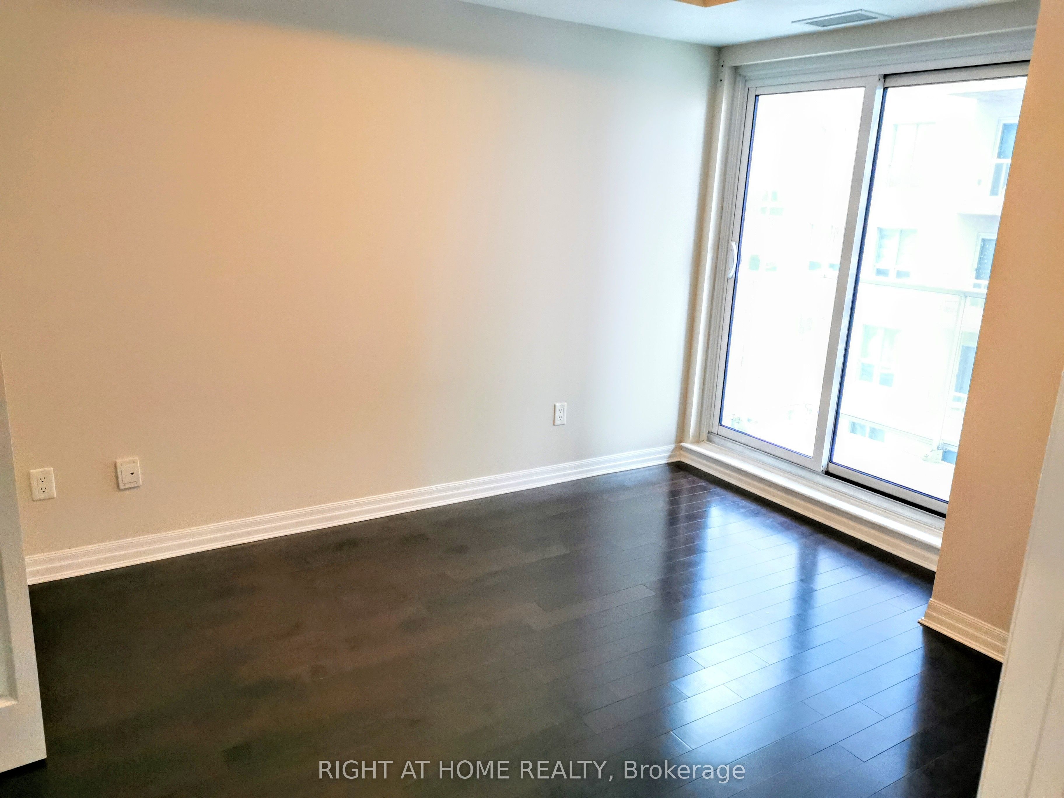 195 Besserer Street 2307 Property Photo 12