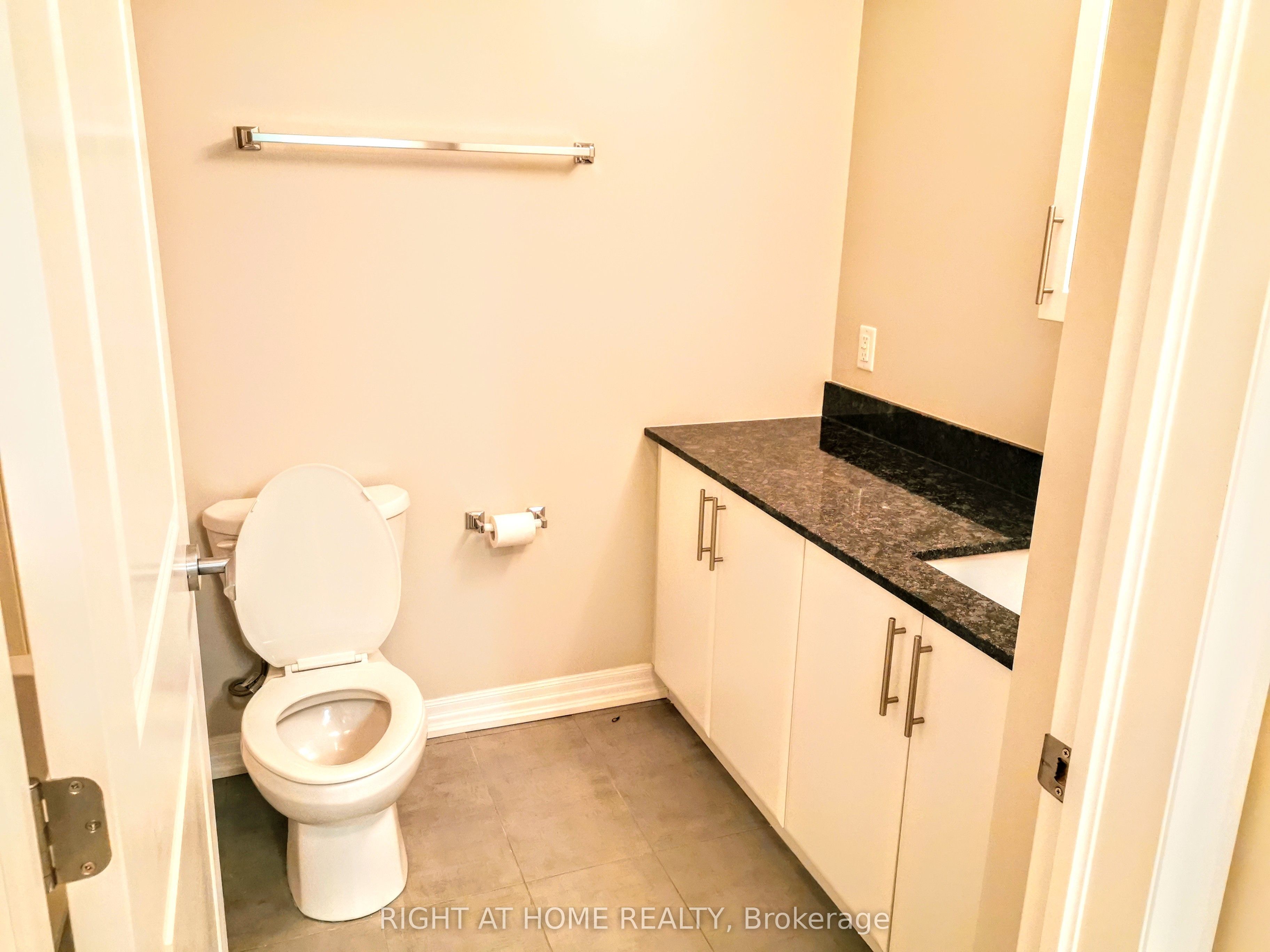 195 Besserer Street 2307 Property Photo 15