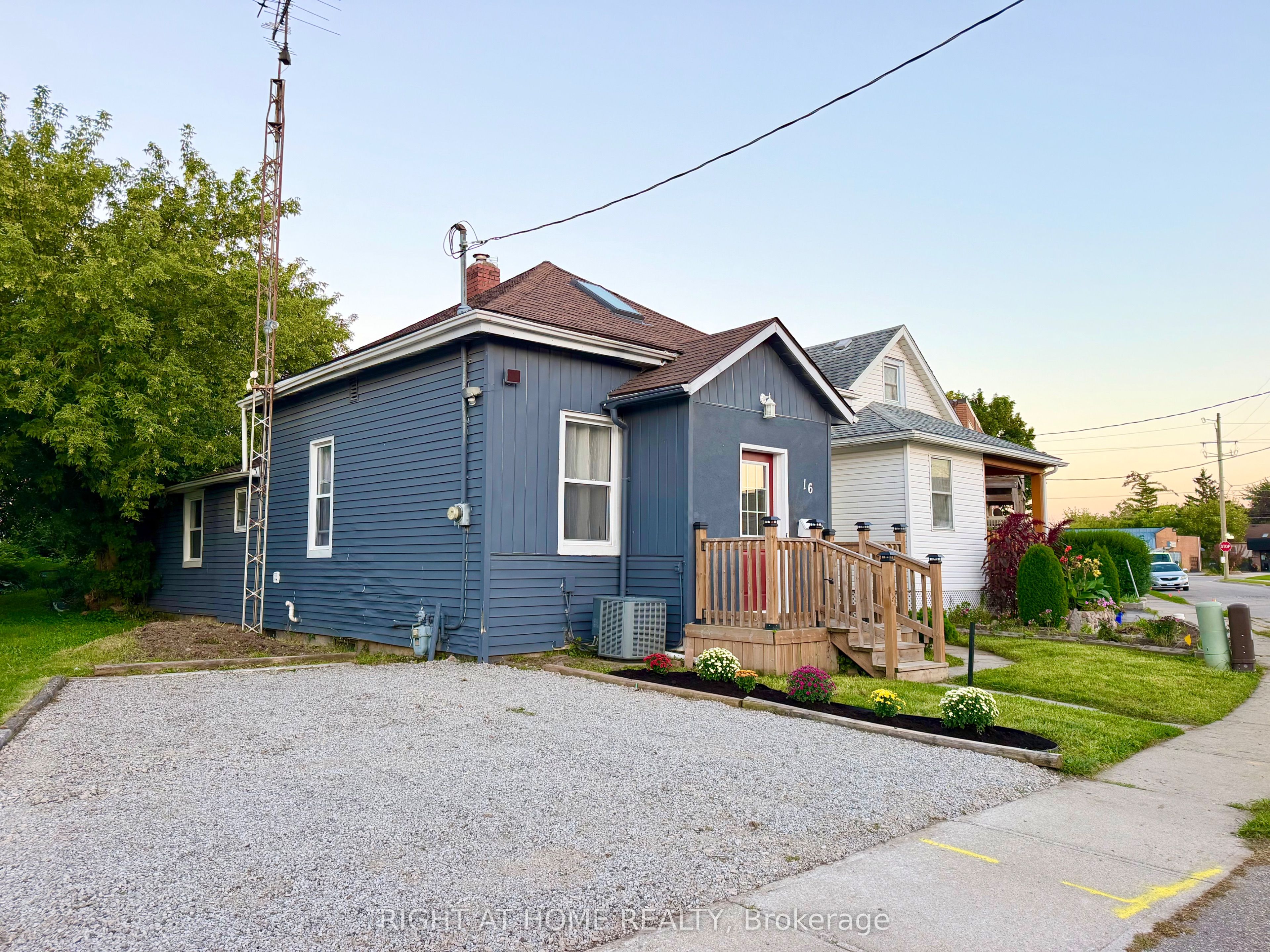 16 East Street Property Photo 2