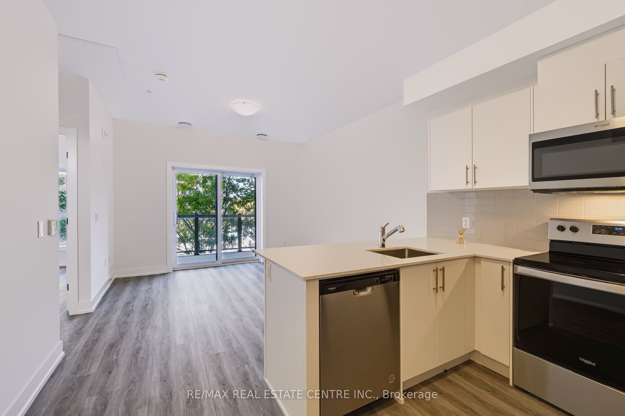 1000 Lackner Place 106 Property Photo 10