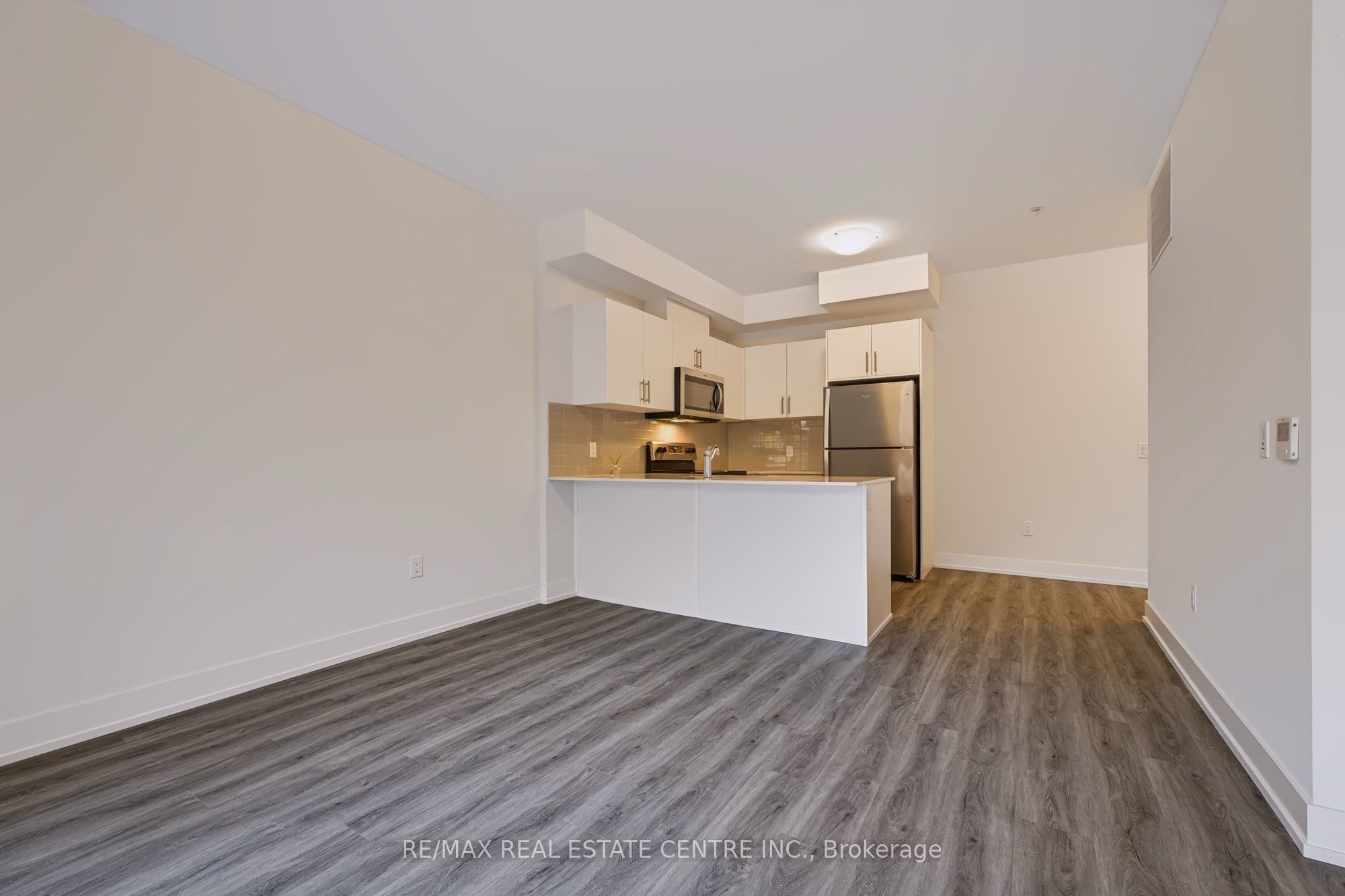 1000 Lackner Place 106 Property Photo 14