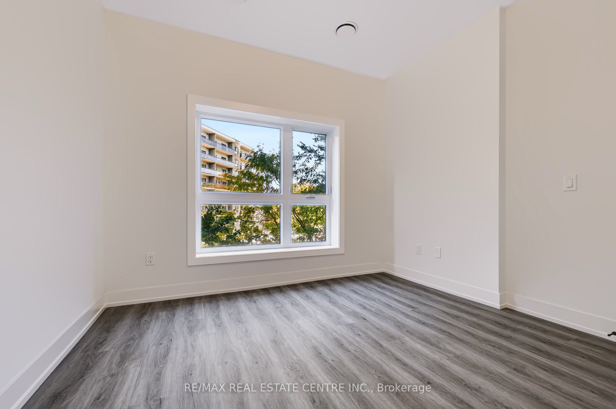 1000 Lackner Place 106 Property Photo 15