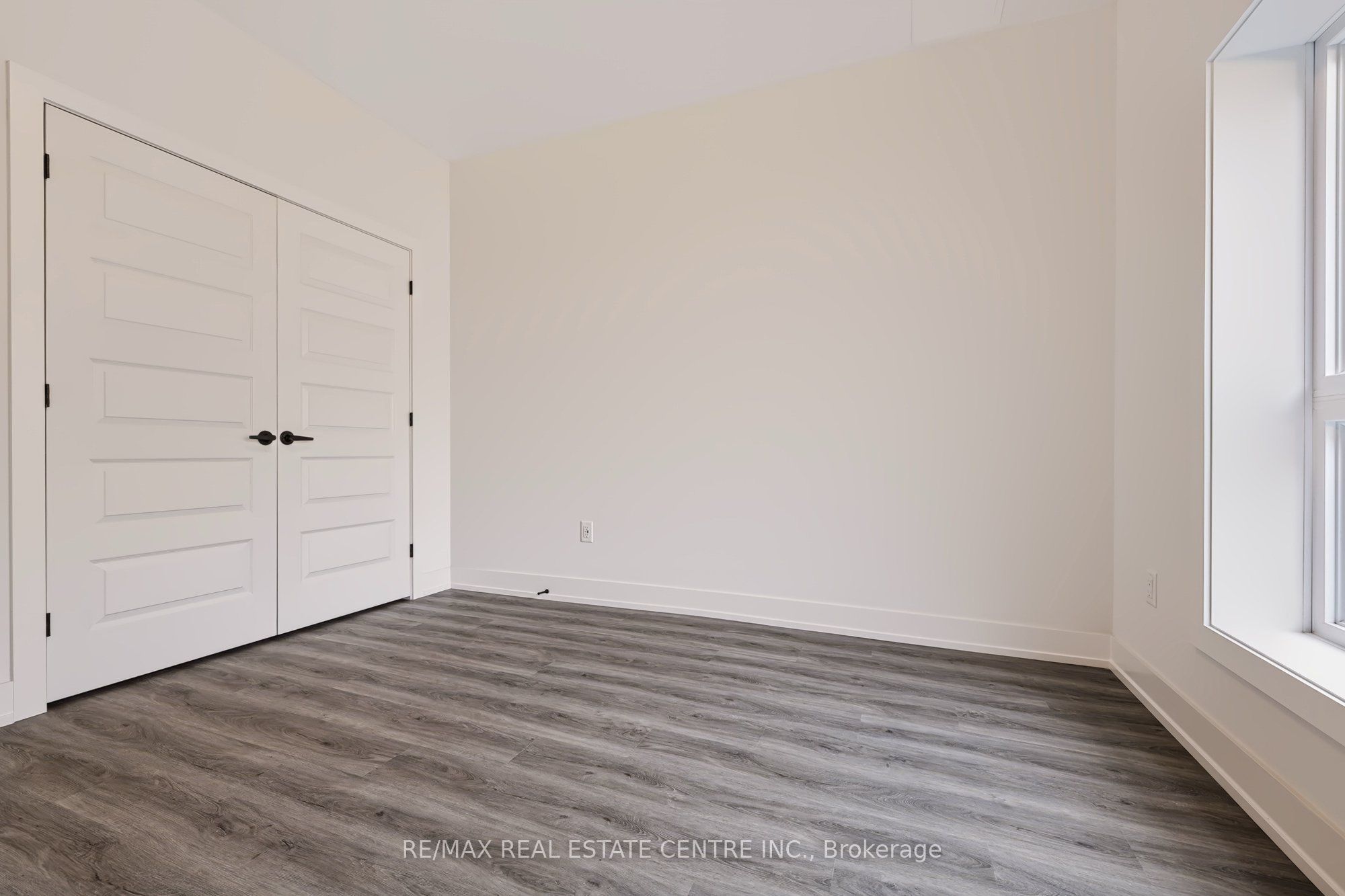 1000 Lackner Place 106 Property Photo 16