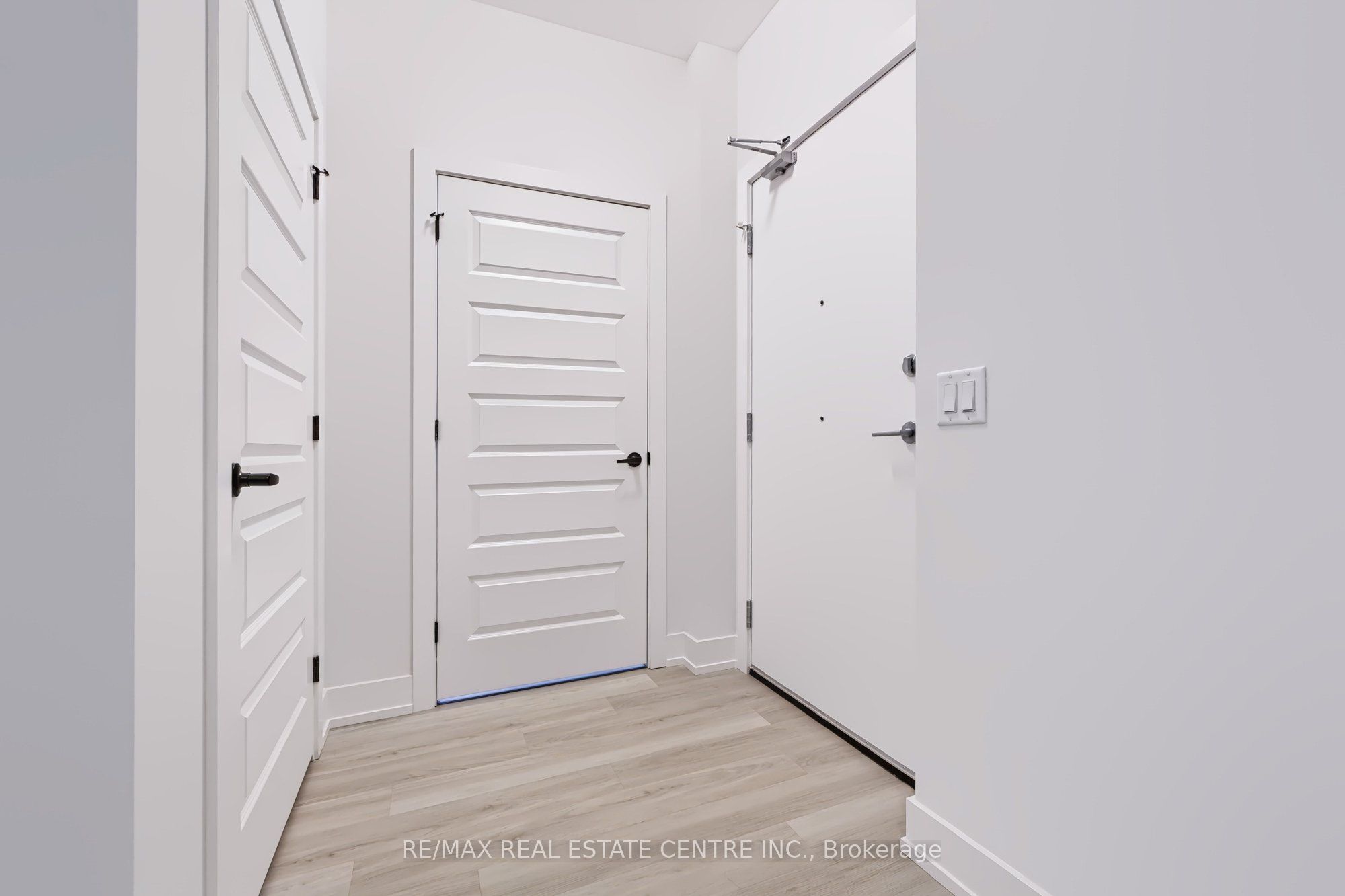1100 Lackner Place 124 Property Photo 4