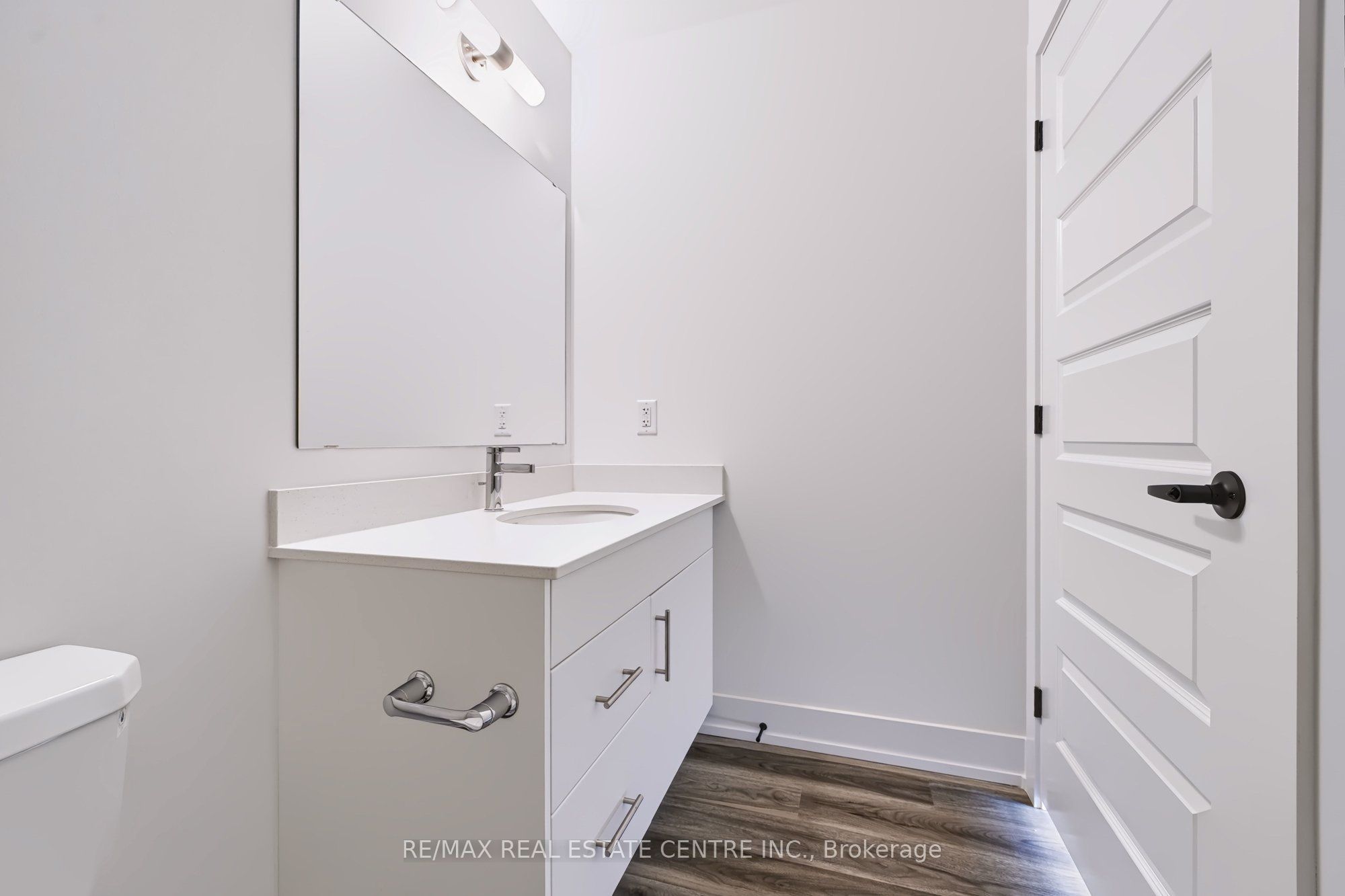 1100 Lackner Place 517 Property Photo 17