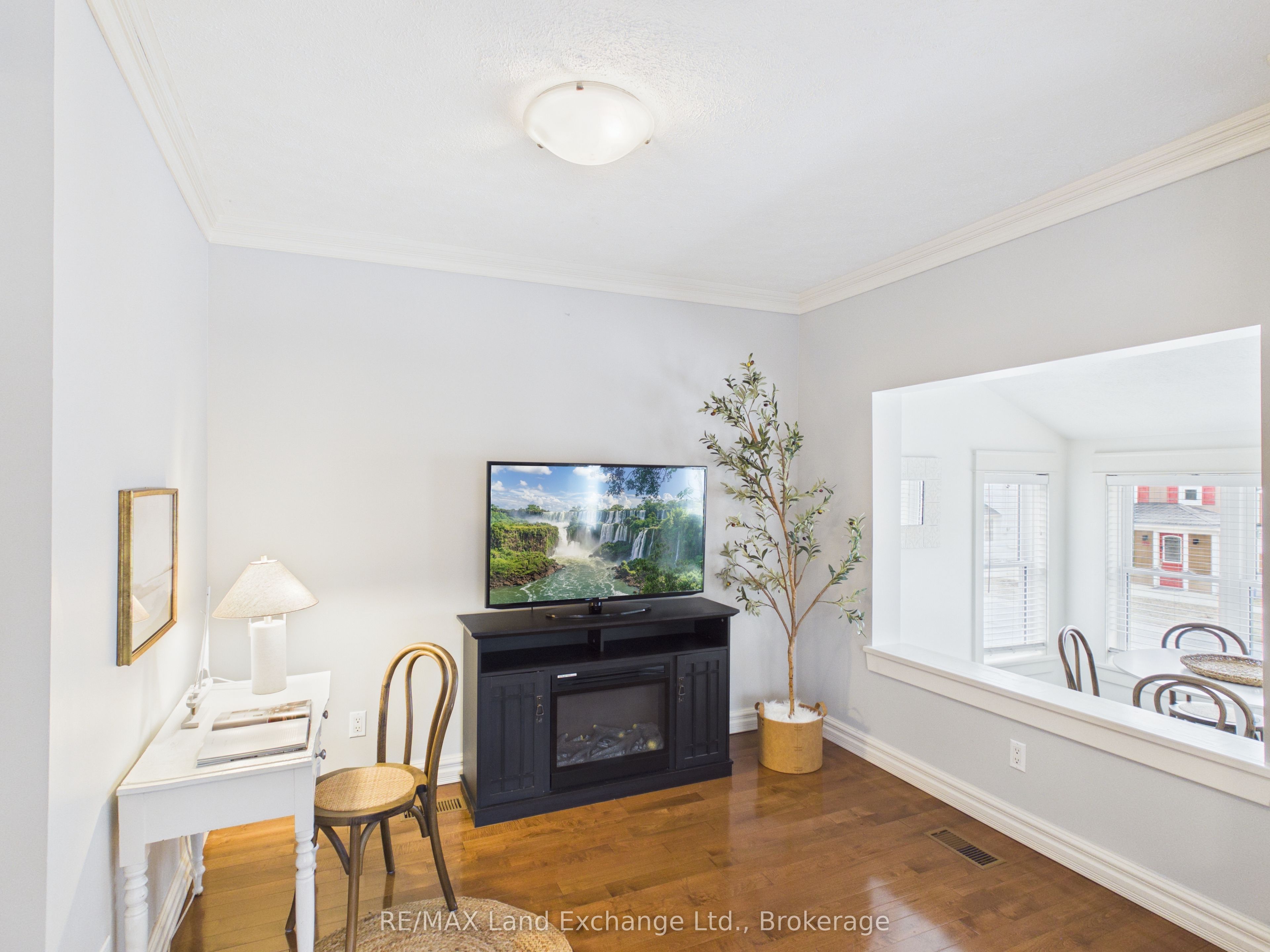 842 Olde Victoria Street Property Photo 11