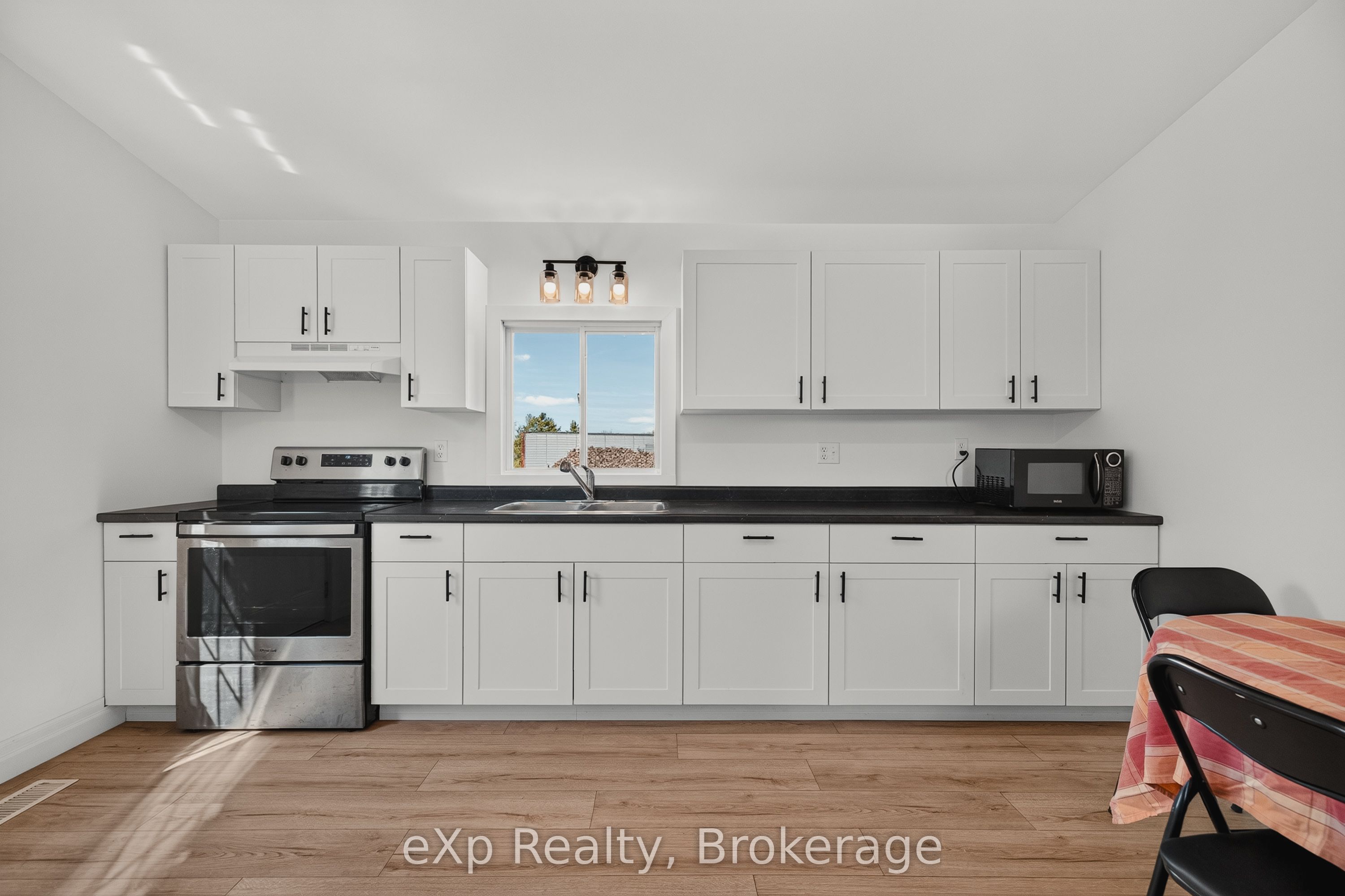225697 Southgate 22 Road Property Photo 4