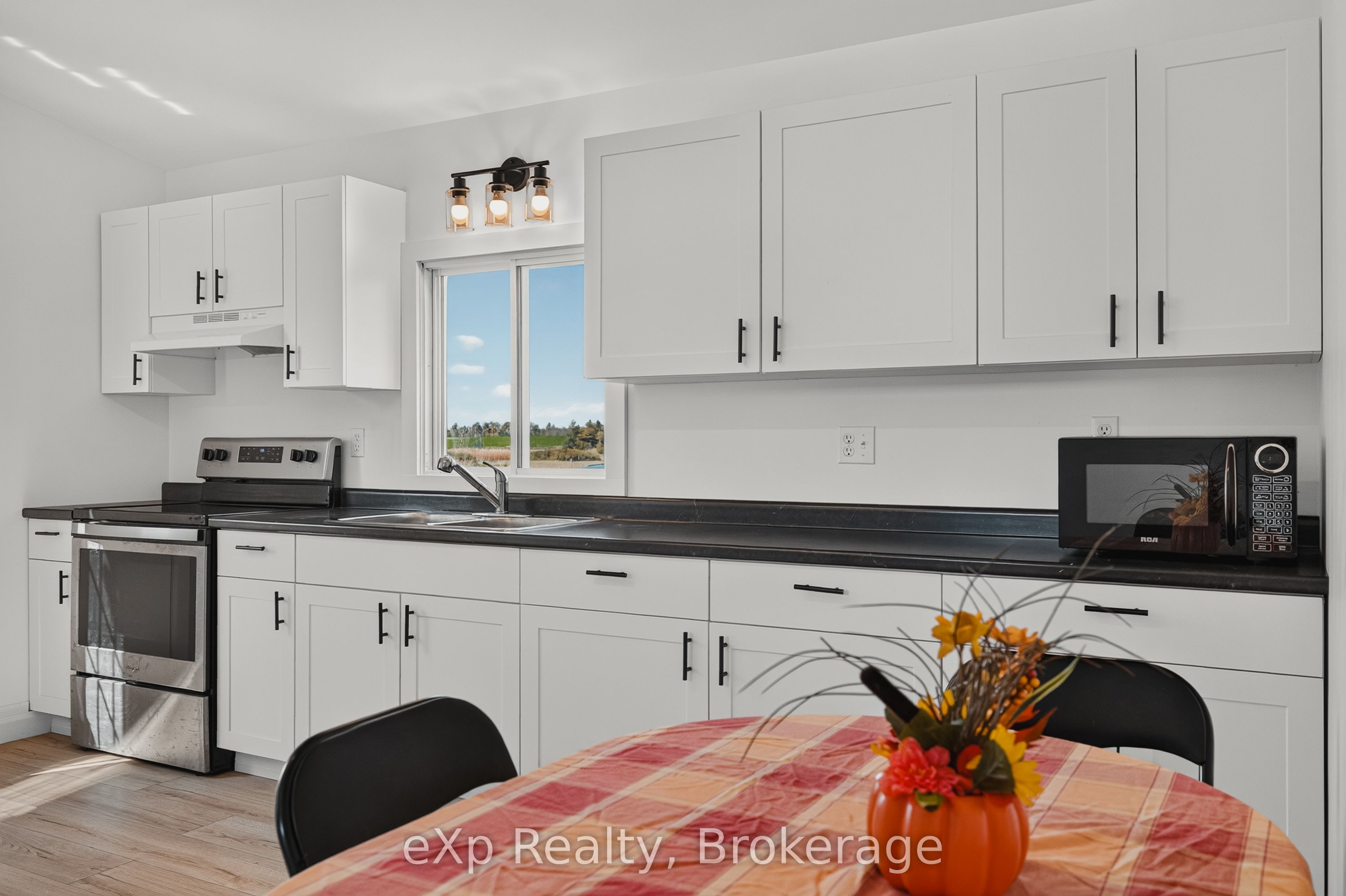 225697 Southgate 22 Road Property Photo 5