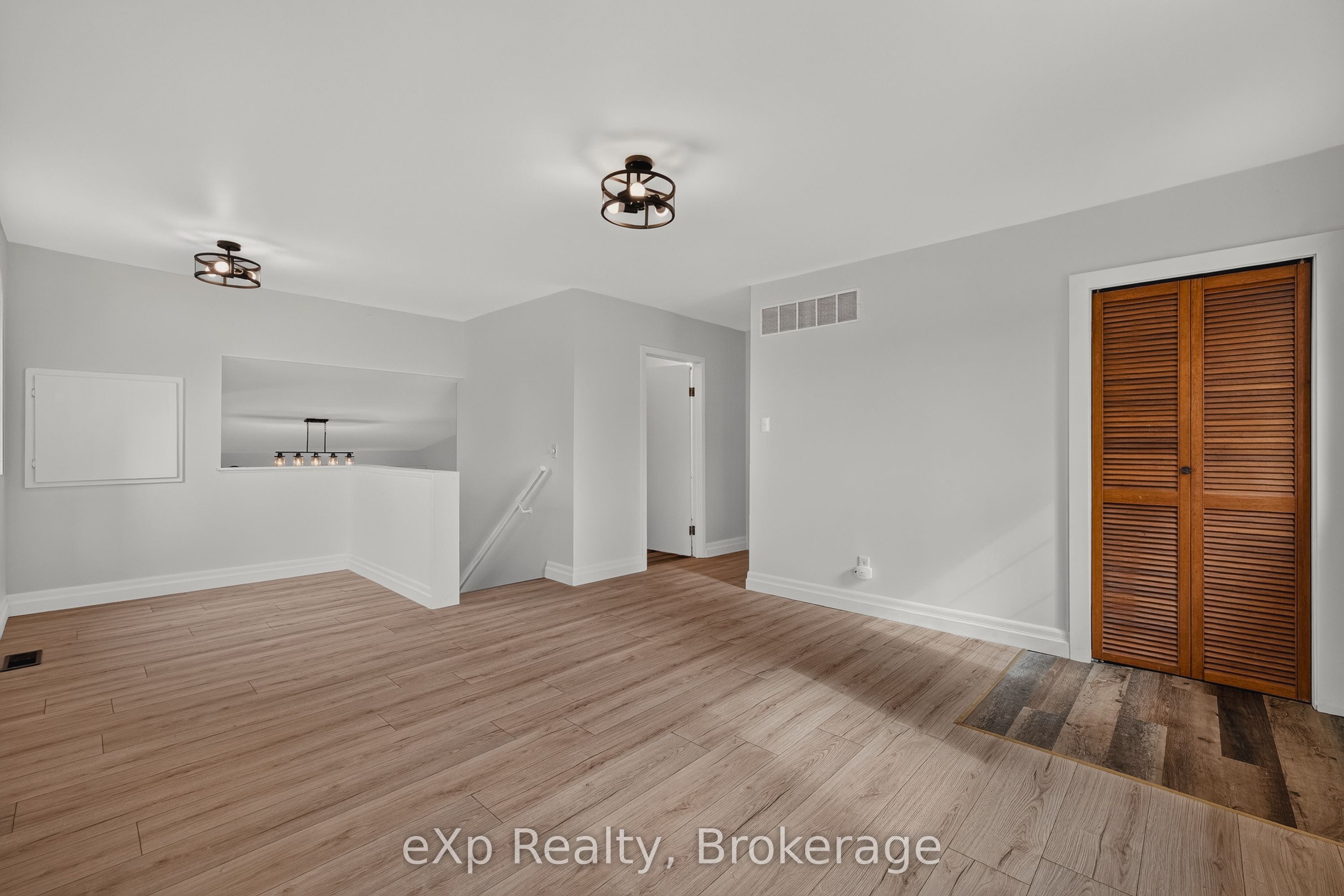 225697 Southgate 22 Road Property Photo 13