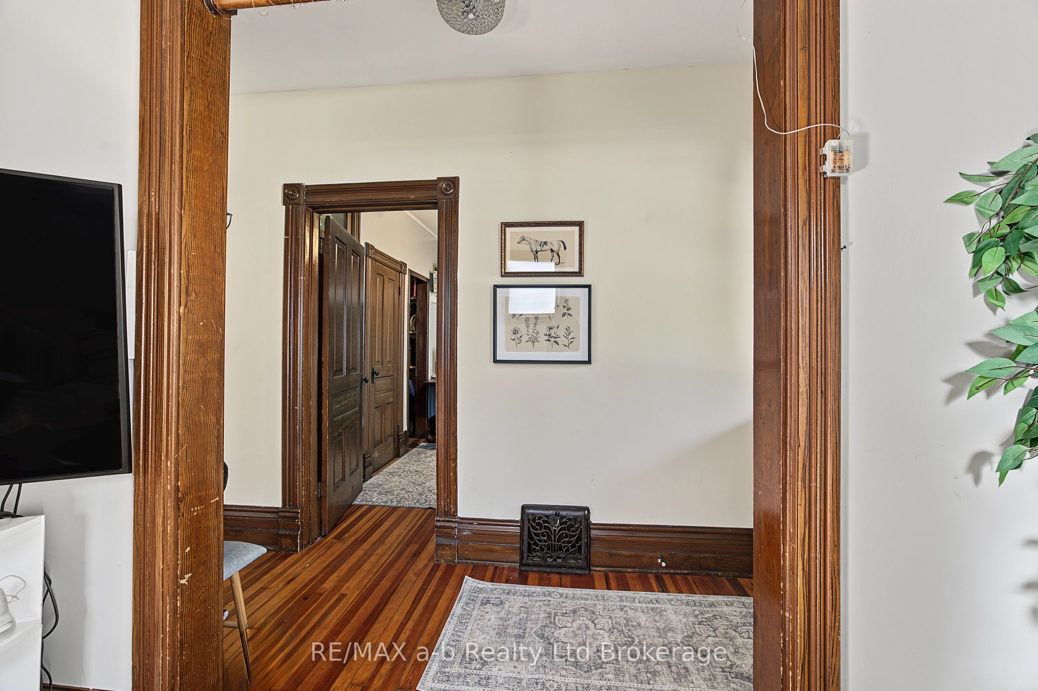 225 Graham Street Property Photo 15