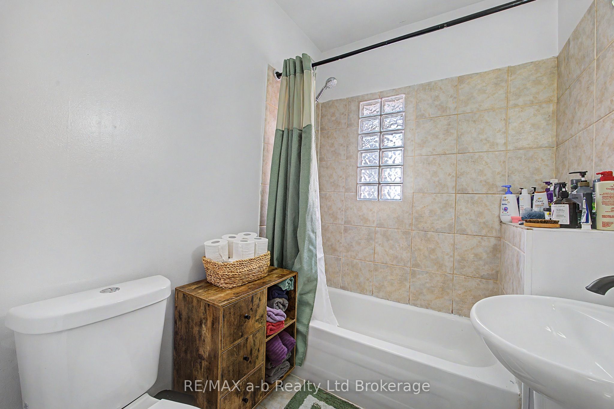 225 Graham Street Property Photo 20