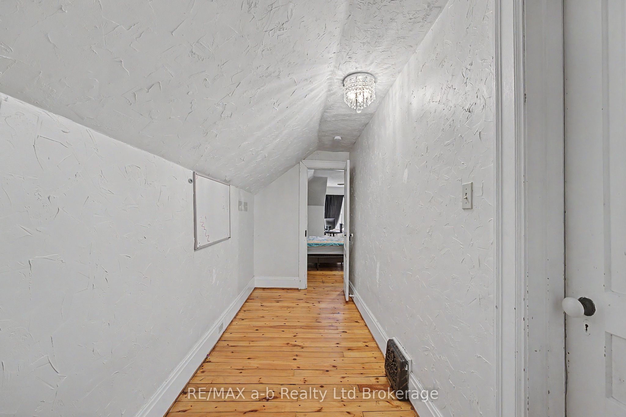 225 Graham Street Property Photo 24