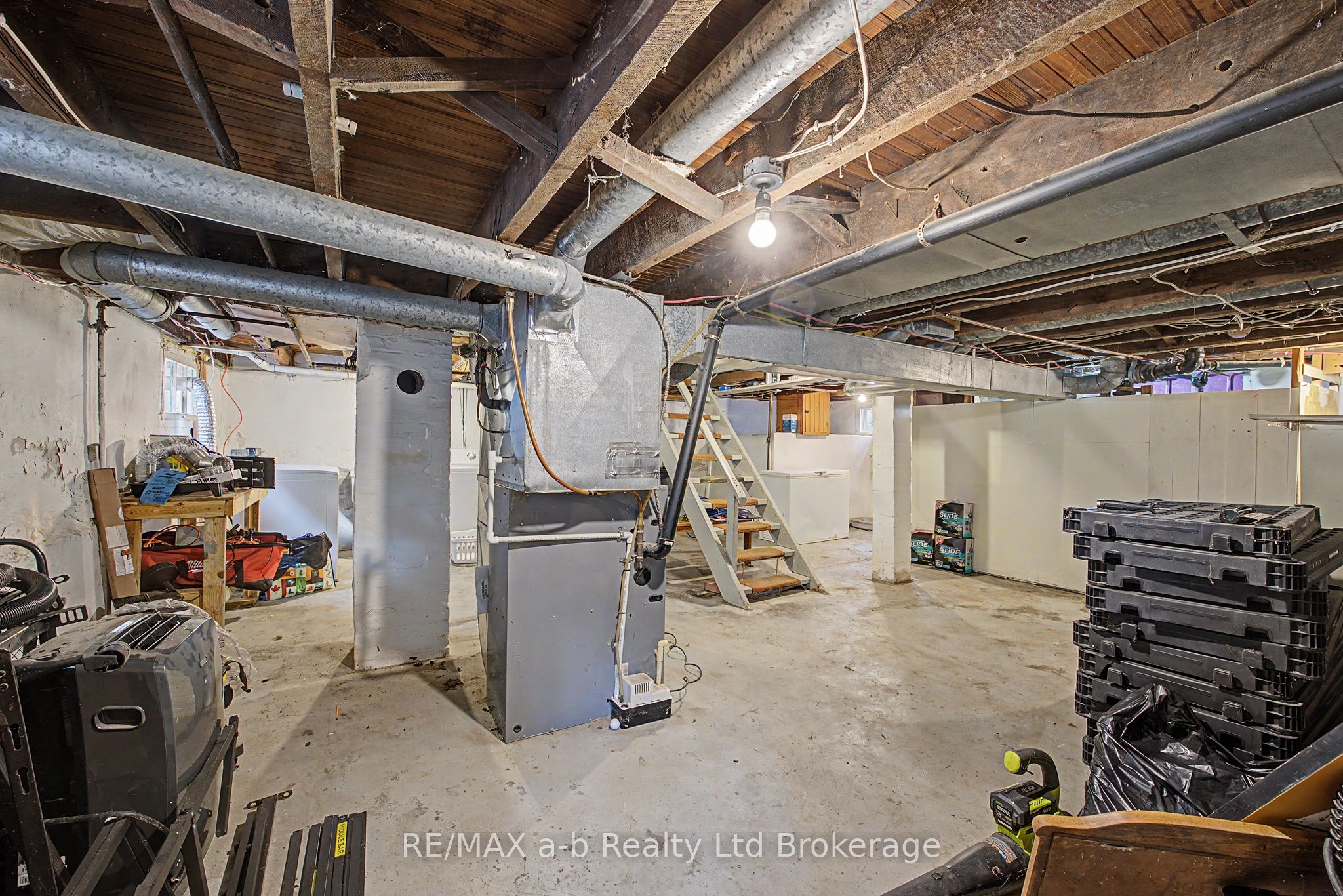 225 Graham Street Property Photo 31