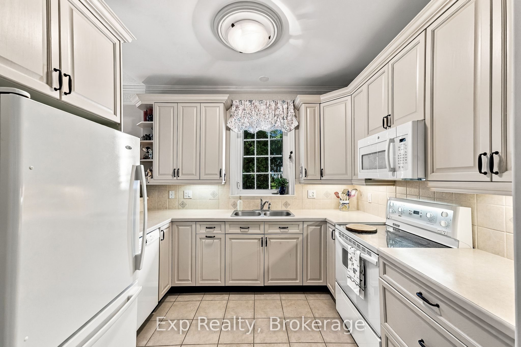 120 University Avenue E 101 Property Photo 20