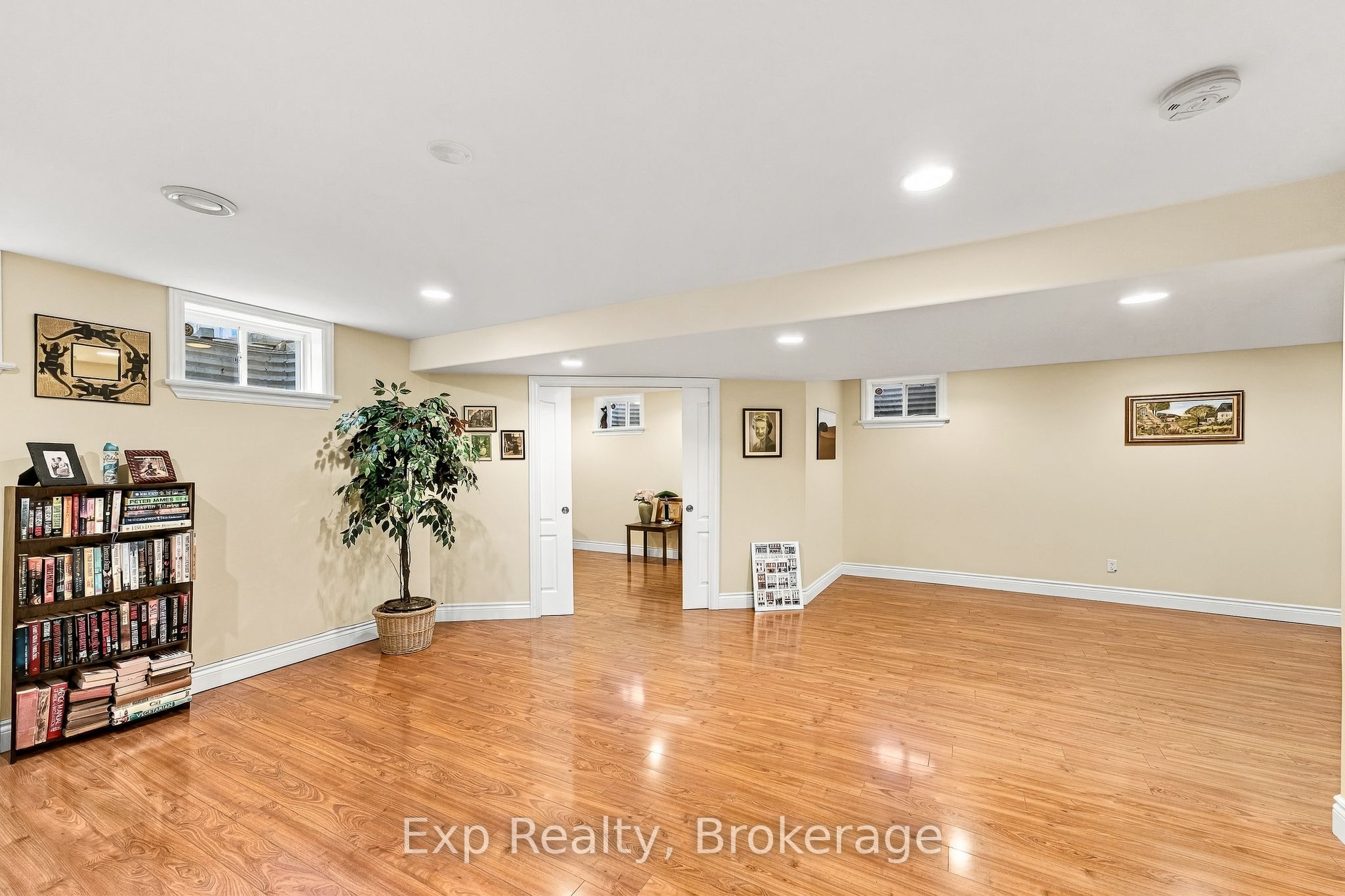 120 University Avenue E 101 Property Photo 33