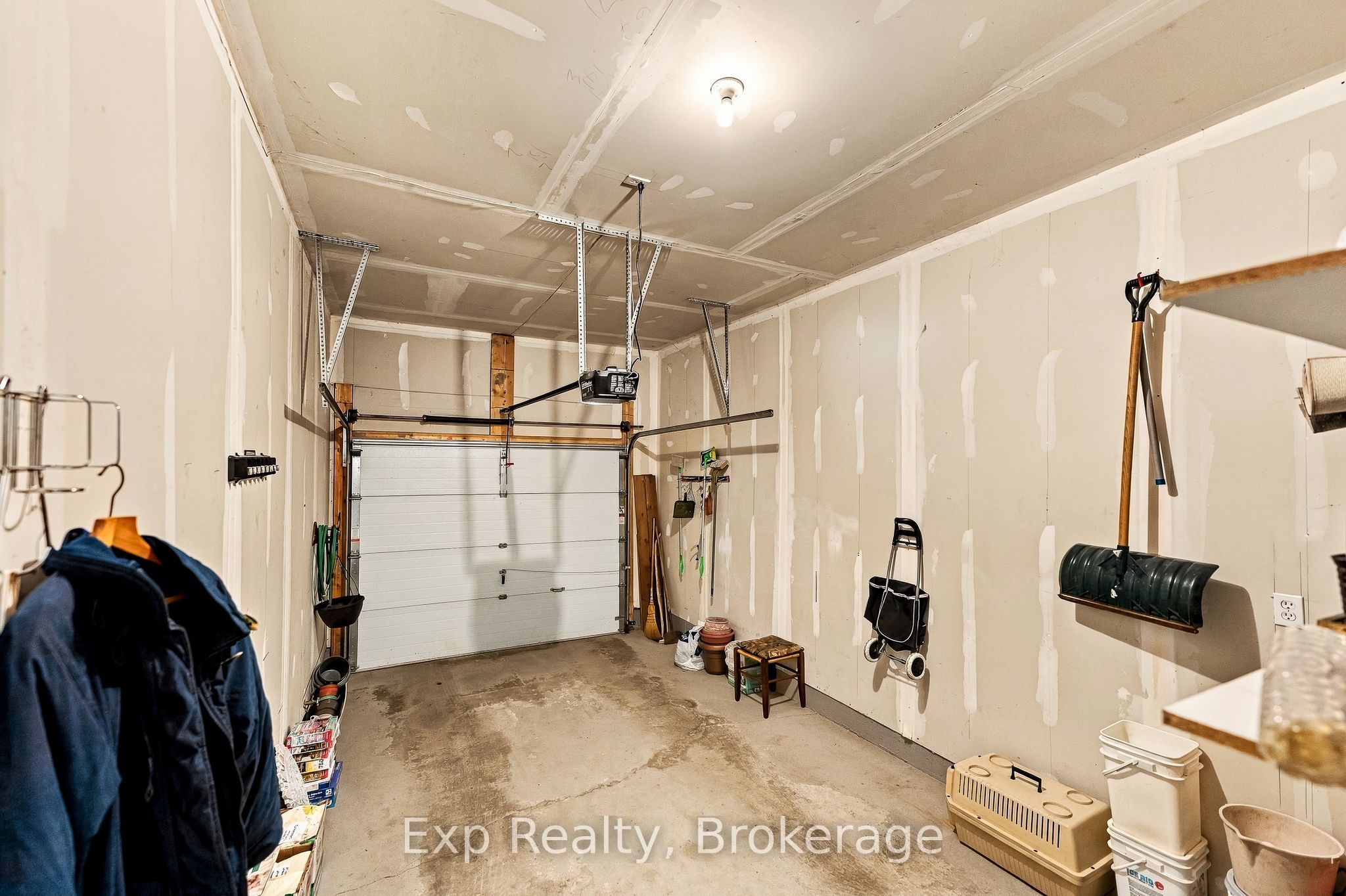 120 University Avenue E 101 Property Photo 39