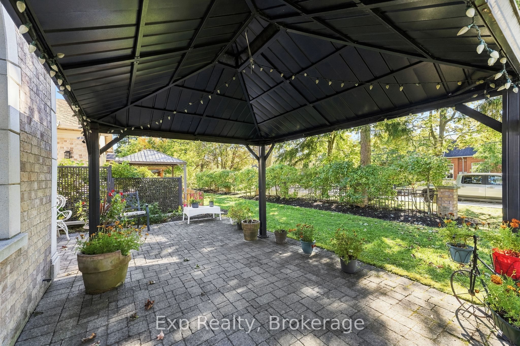 120 University Avenue E 101 Property Photo 41