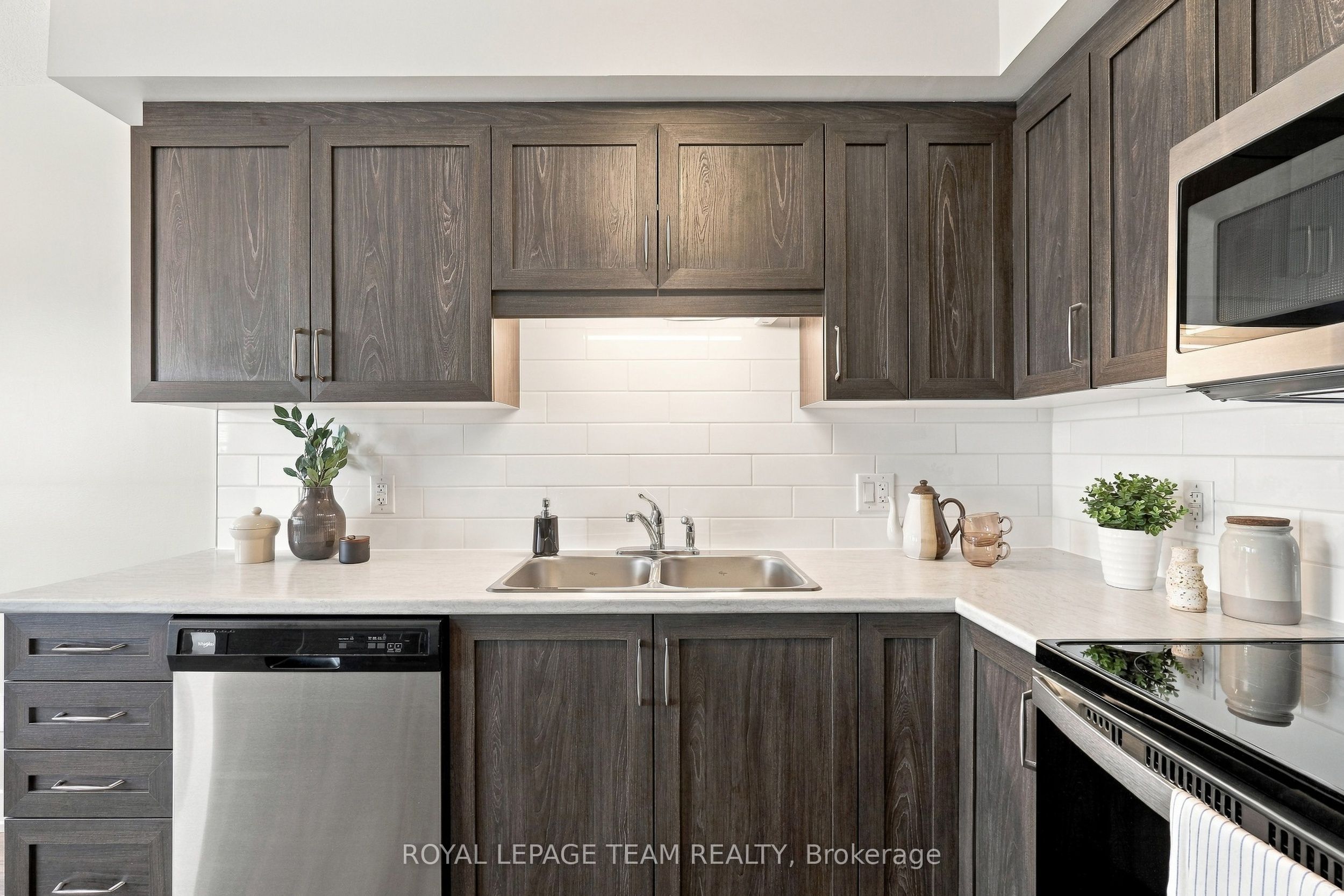 163 Ferrara Drive Property Photo 11